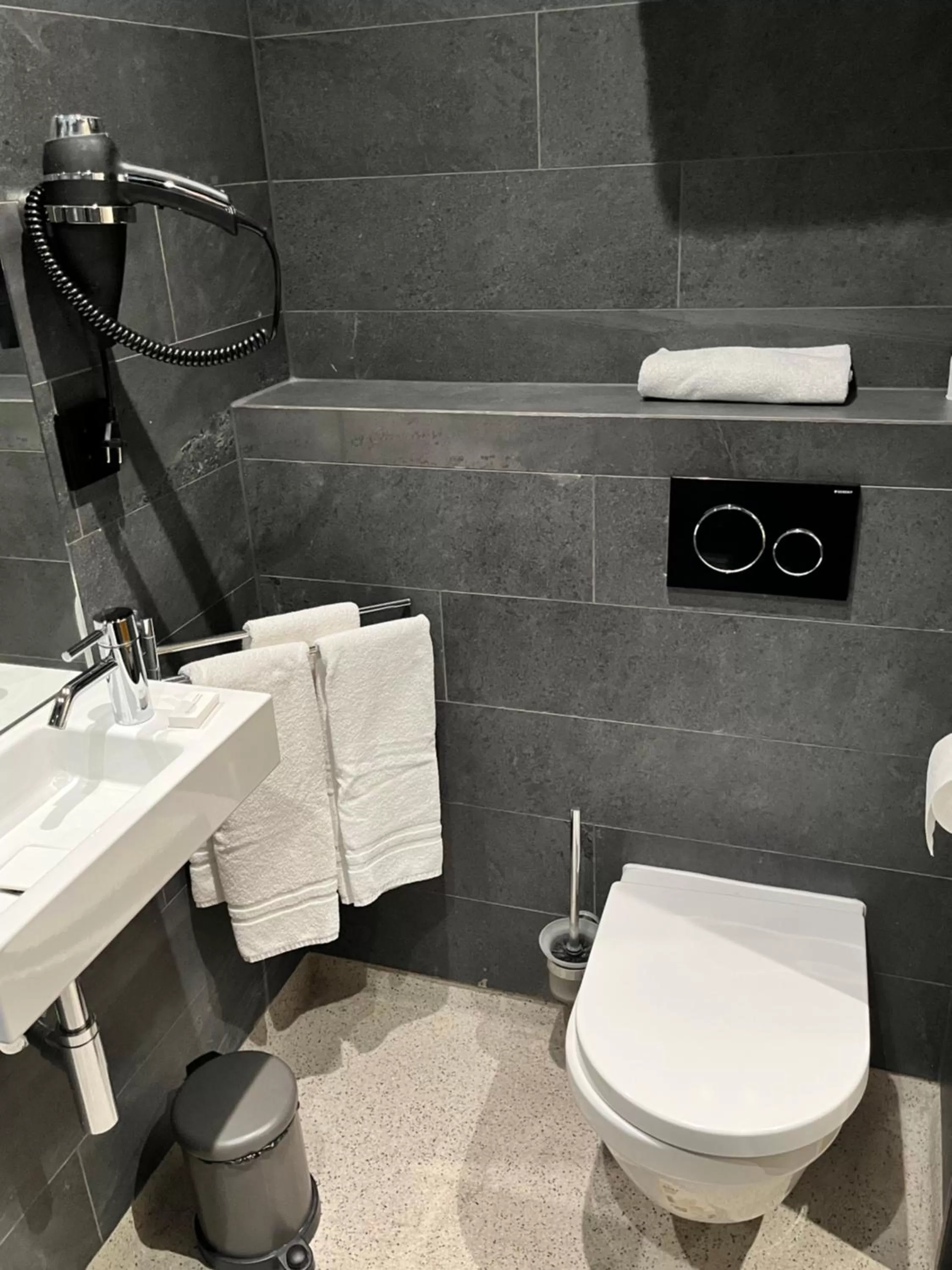 Toilet in Sotel Amsterdam Central Station