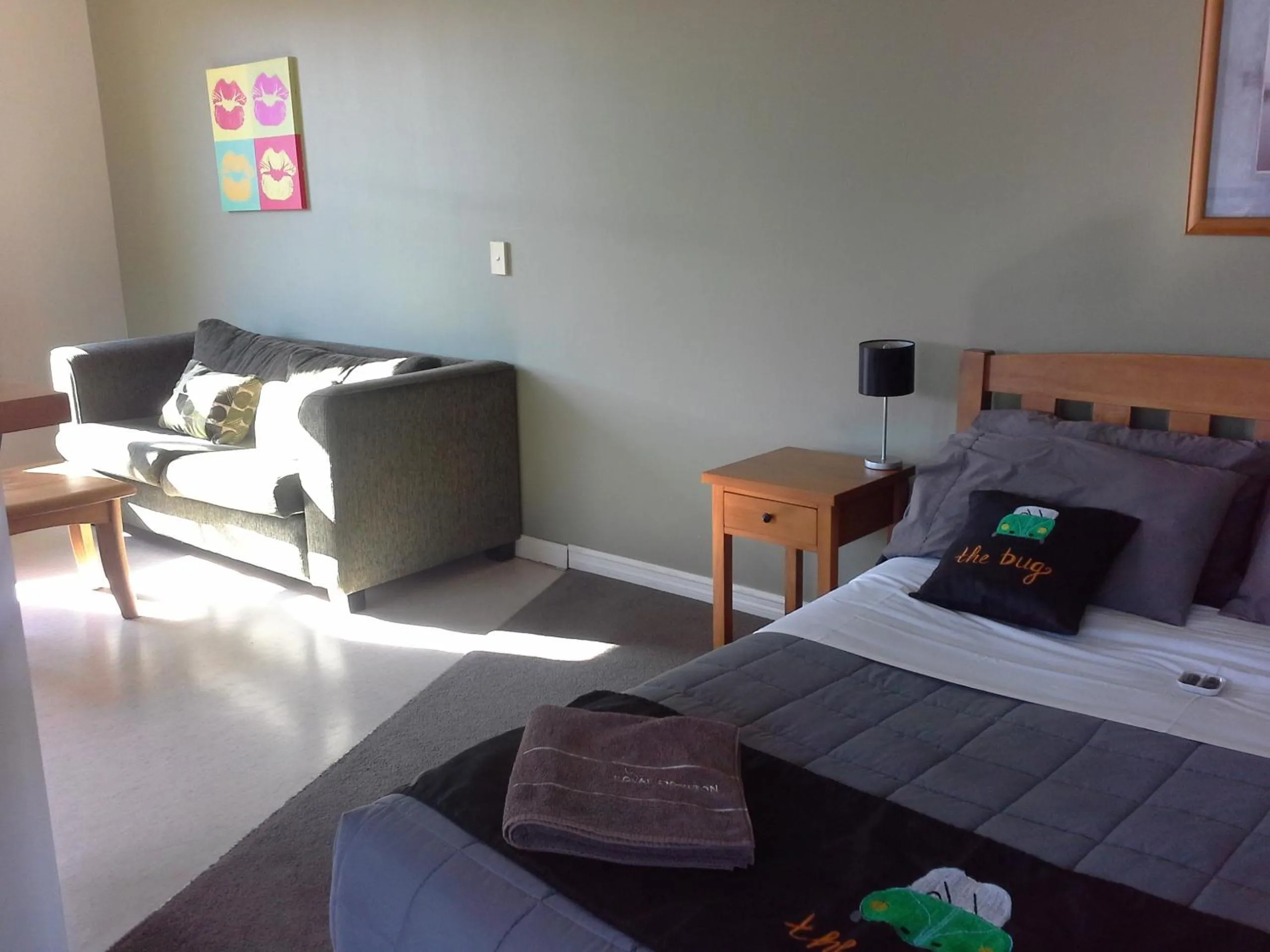 Shower in The Bug Backpackers