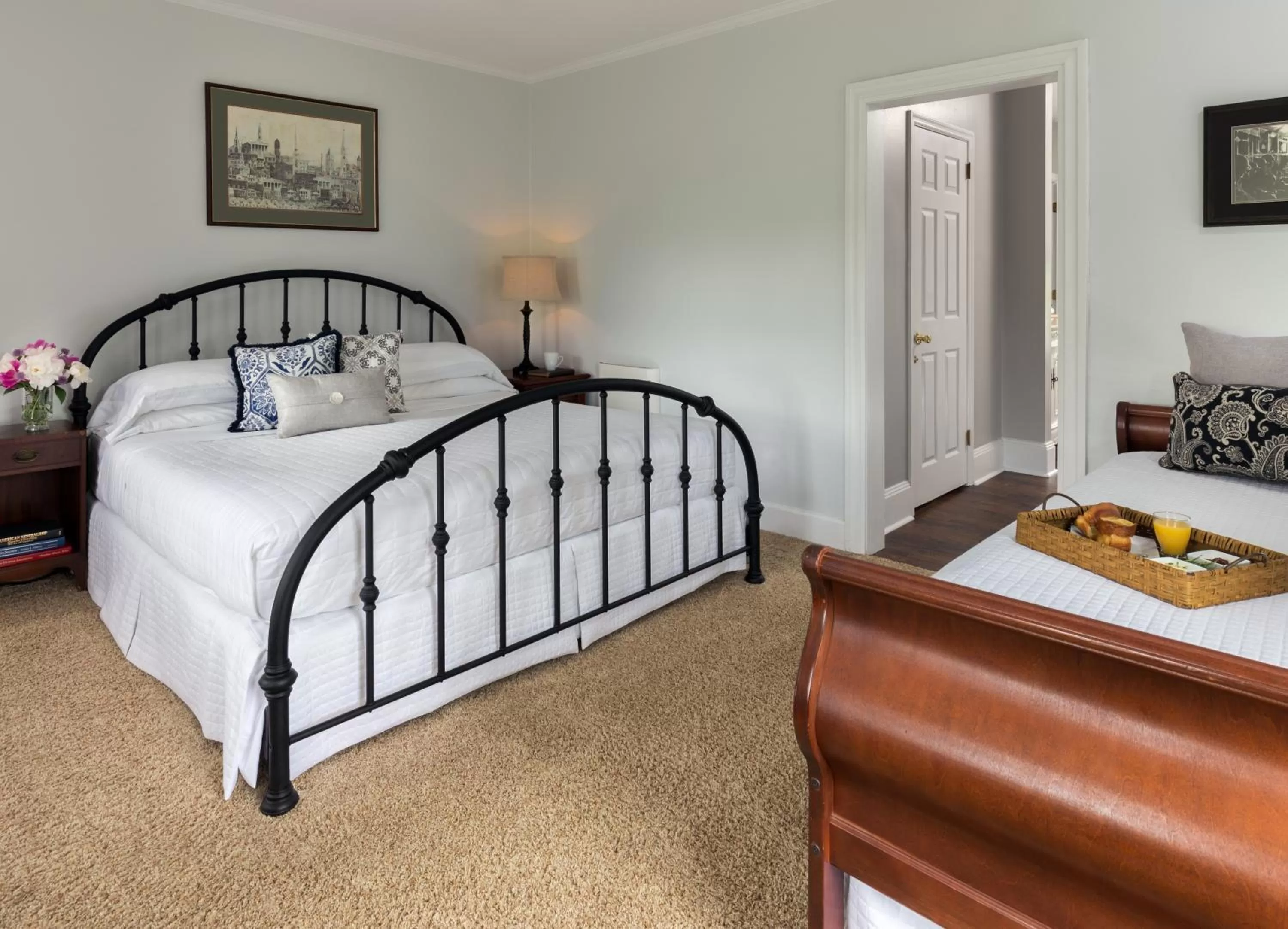 Photo of the whole room, Bed in Pheasant Field Bed and Breakfast