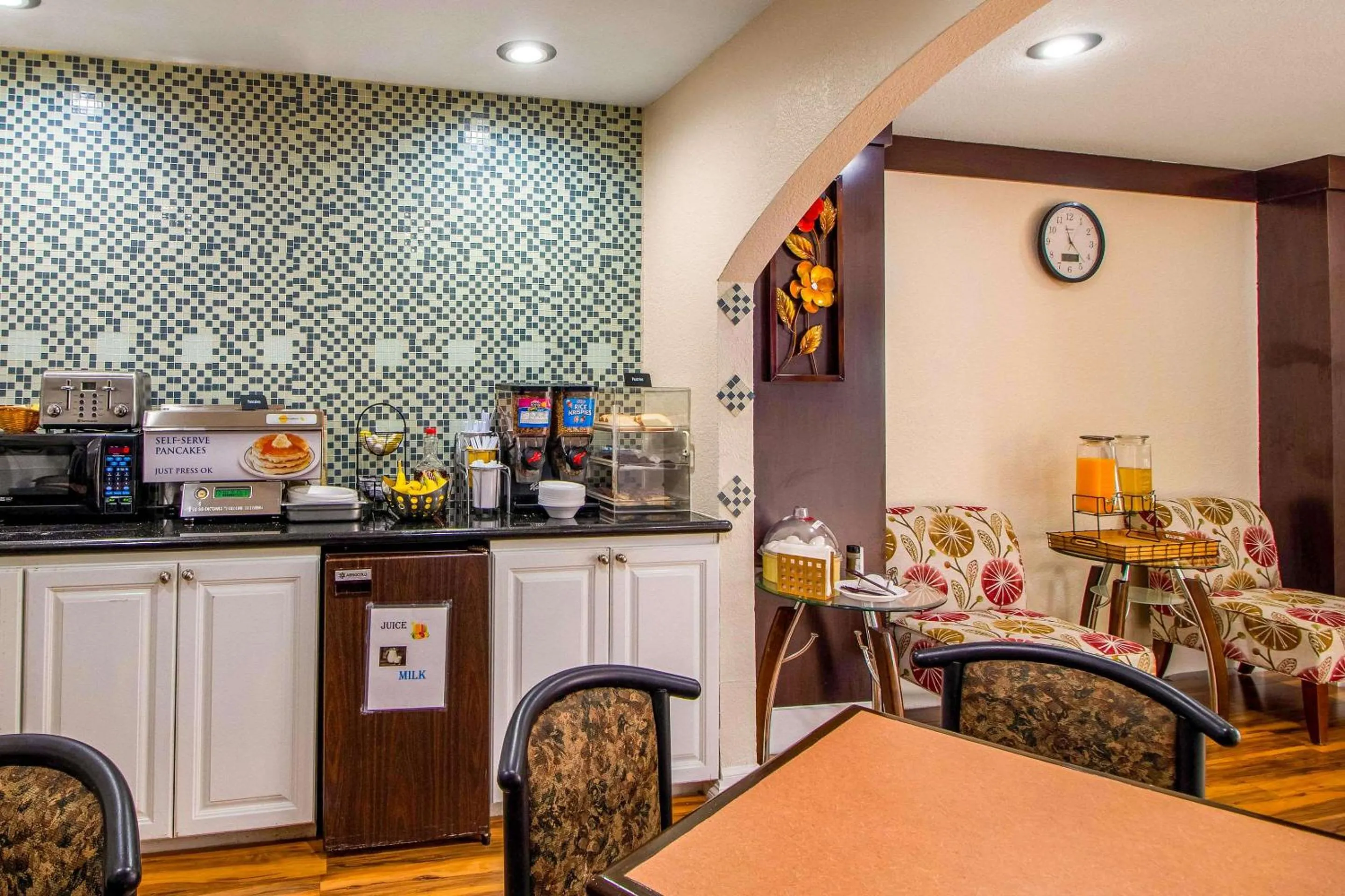 Restaurant/places to eat in Rodeway Inn & Suites Houston near Medical Center