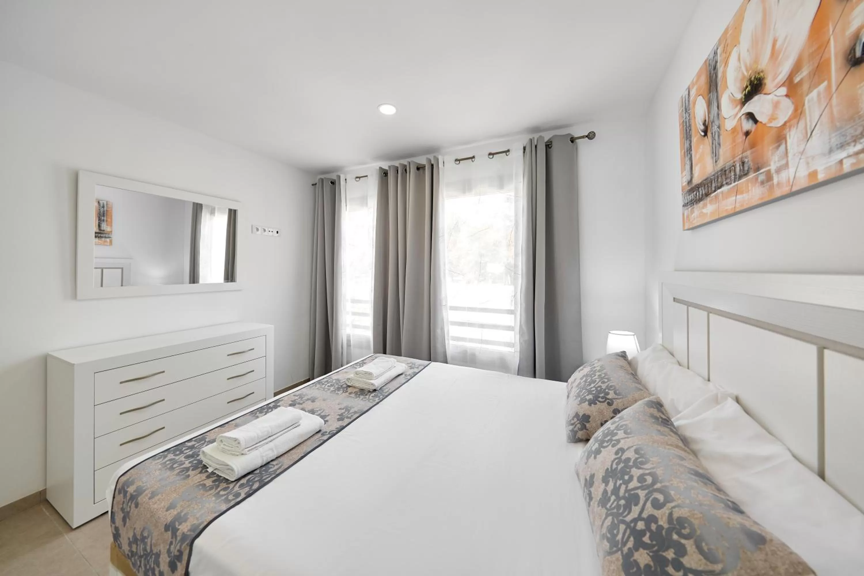 Bed in Sonrisa Deluxe Apartments, Levante