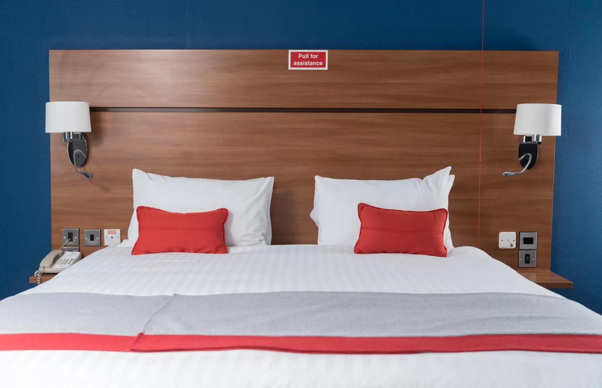 Bed in Holiday Inn Express Birmingham Star City by IHG