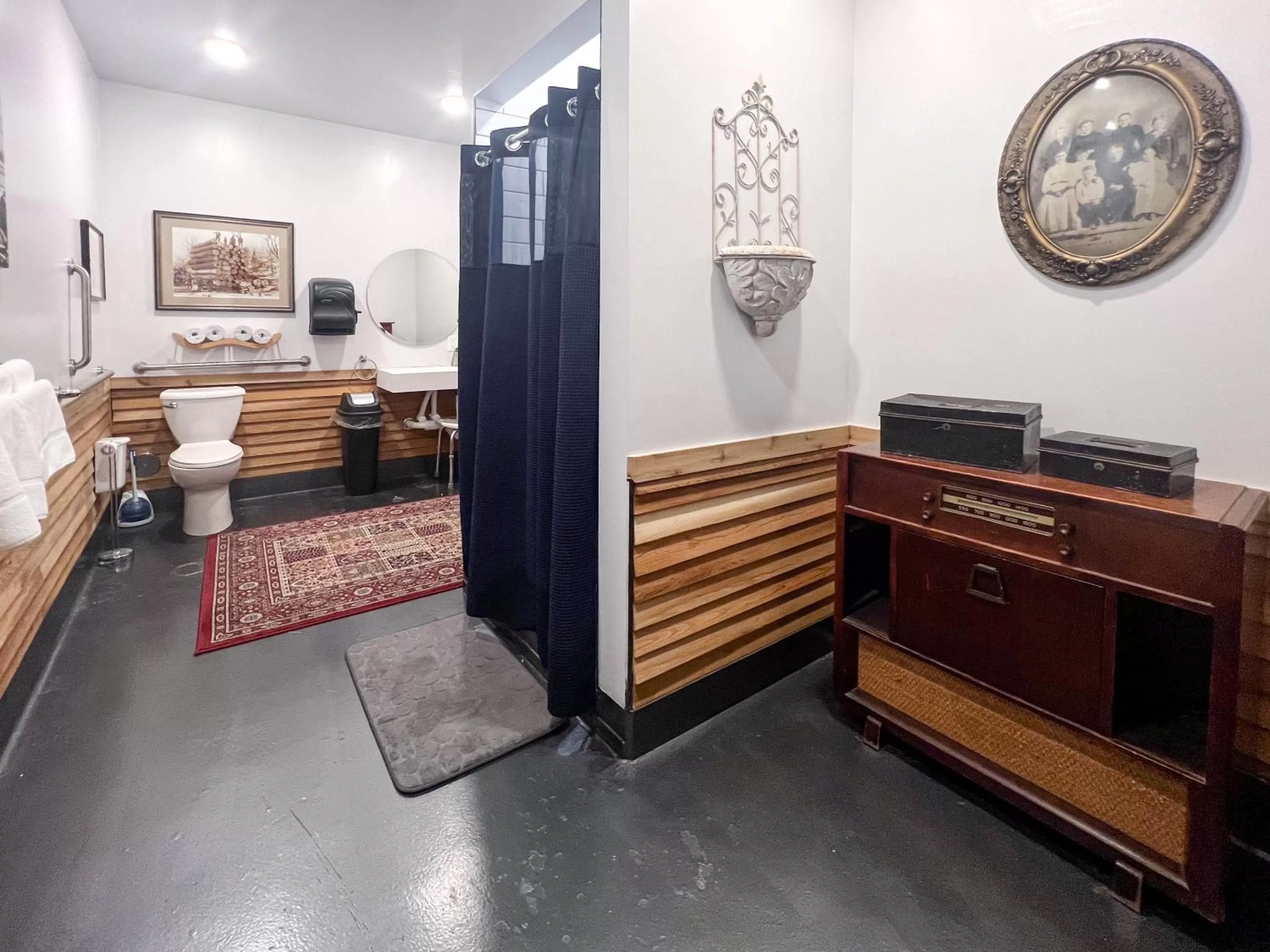 Shower in The Oliver Inn