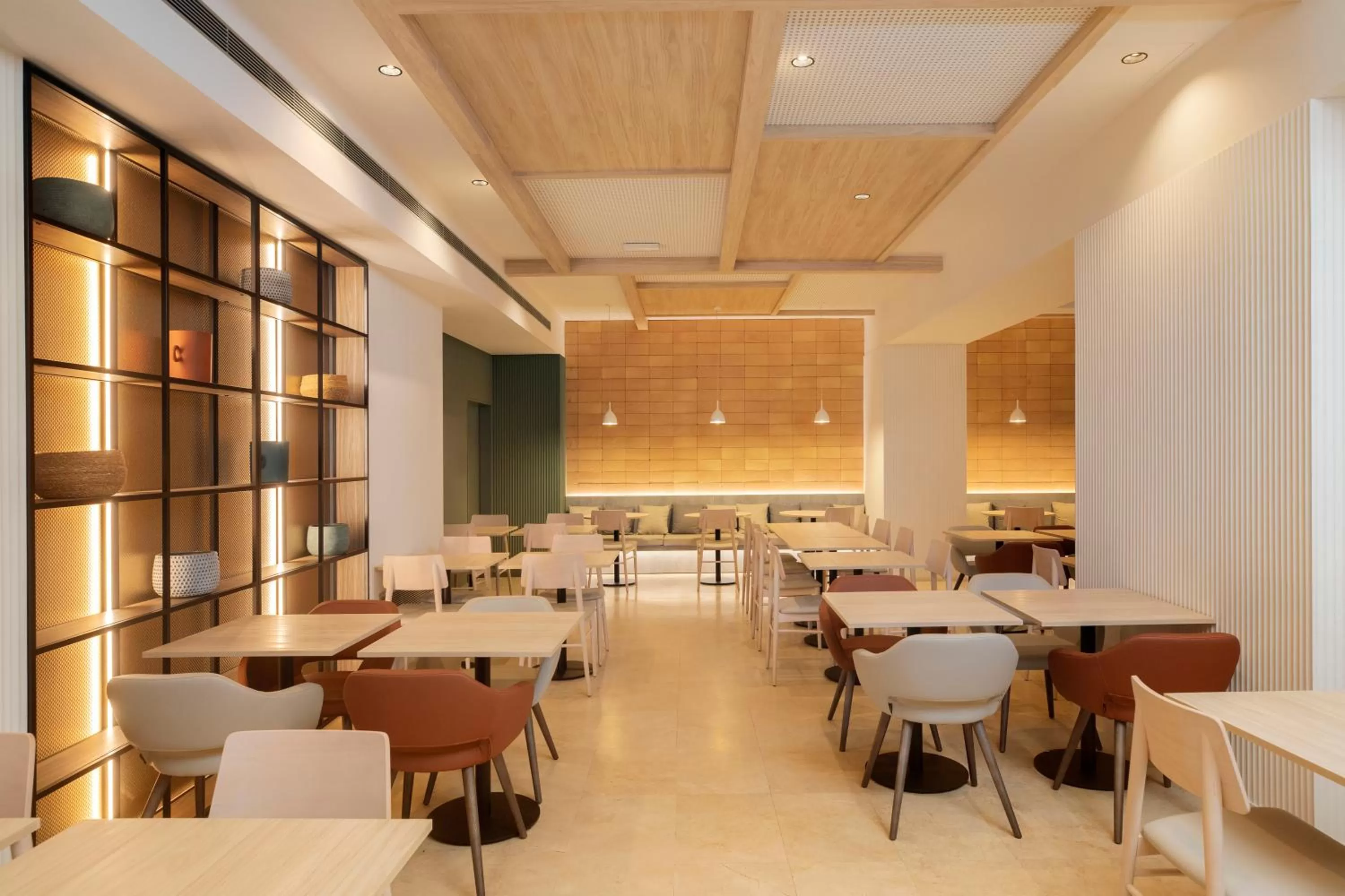 Restaurant/places to eat in Grupotel Gravina