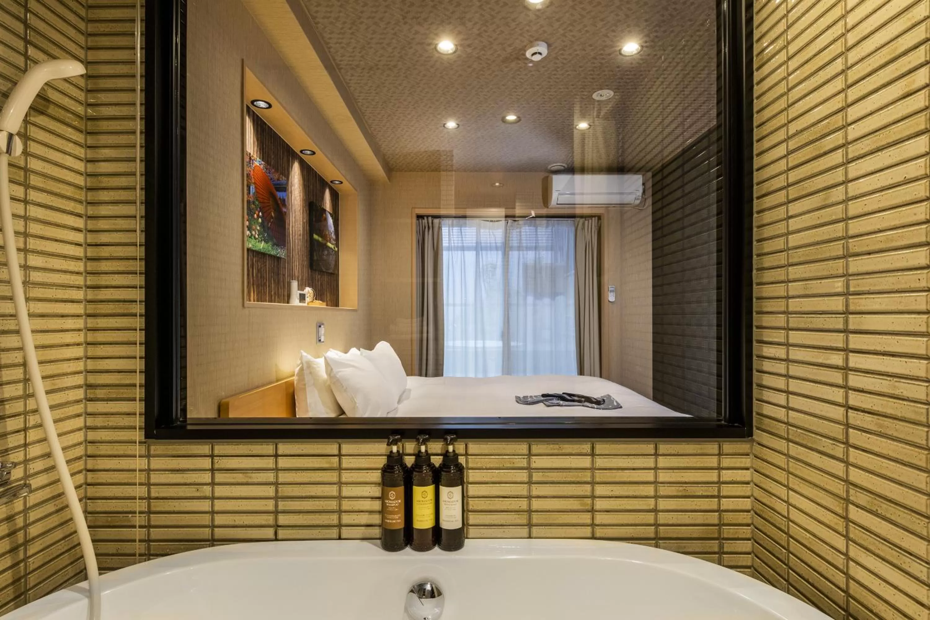 Bathroom, Bed in Shiki Suites - Kyoto Umekoji