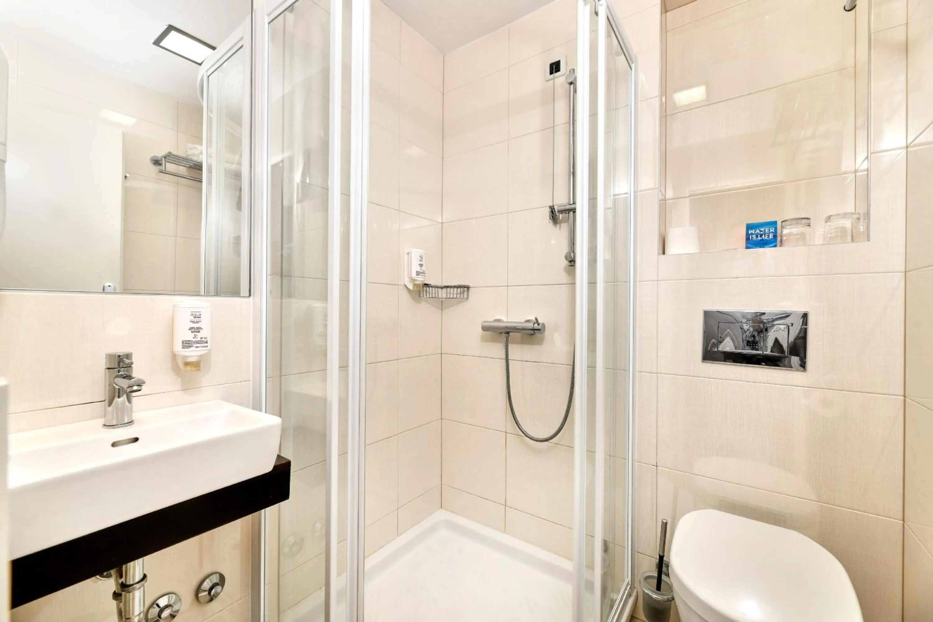 Bathroom in Hotel Mediteran Plava Laguna