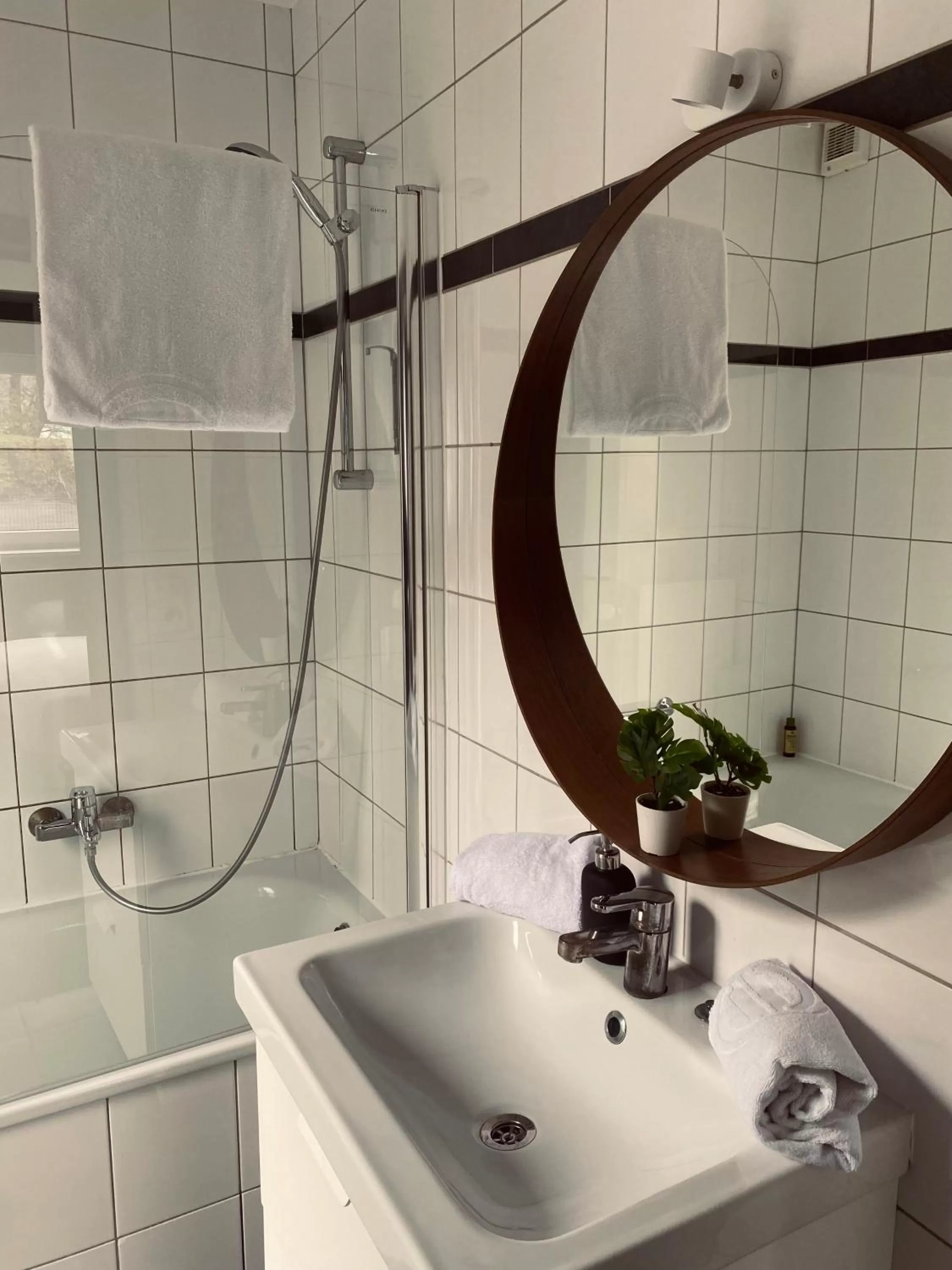 Shower in New Hotel de Lives