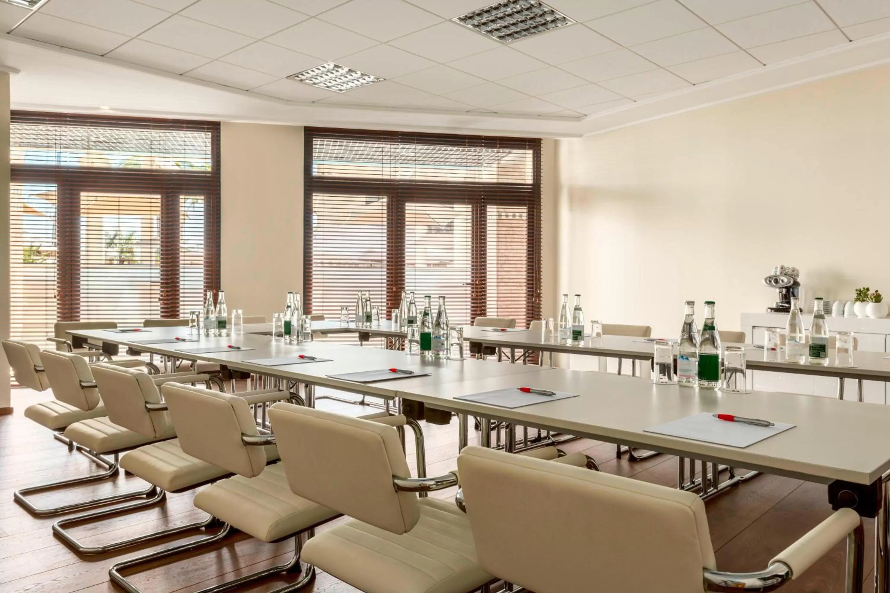 Meeting/conference room in Riviera Marriott Hotel La Porte De Monaco