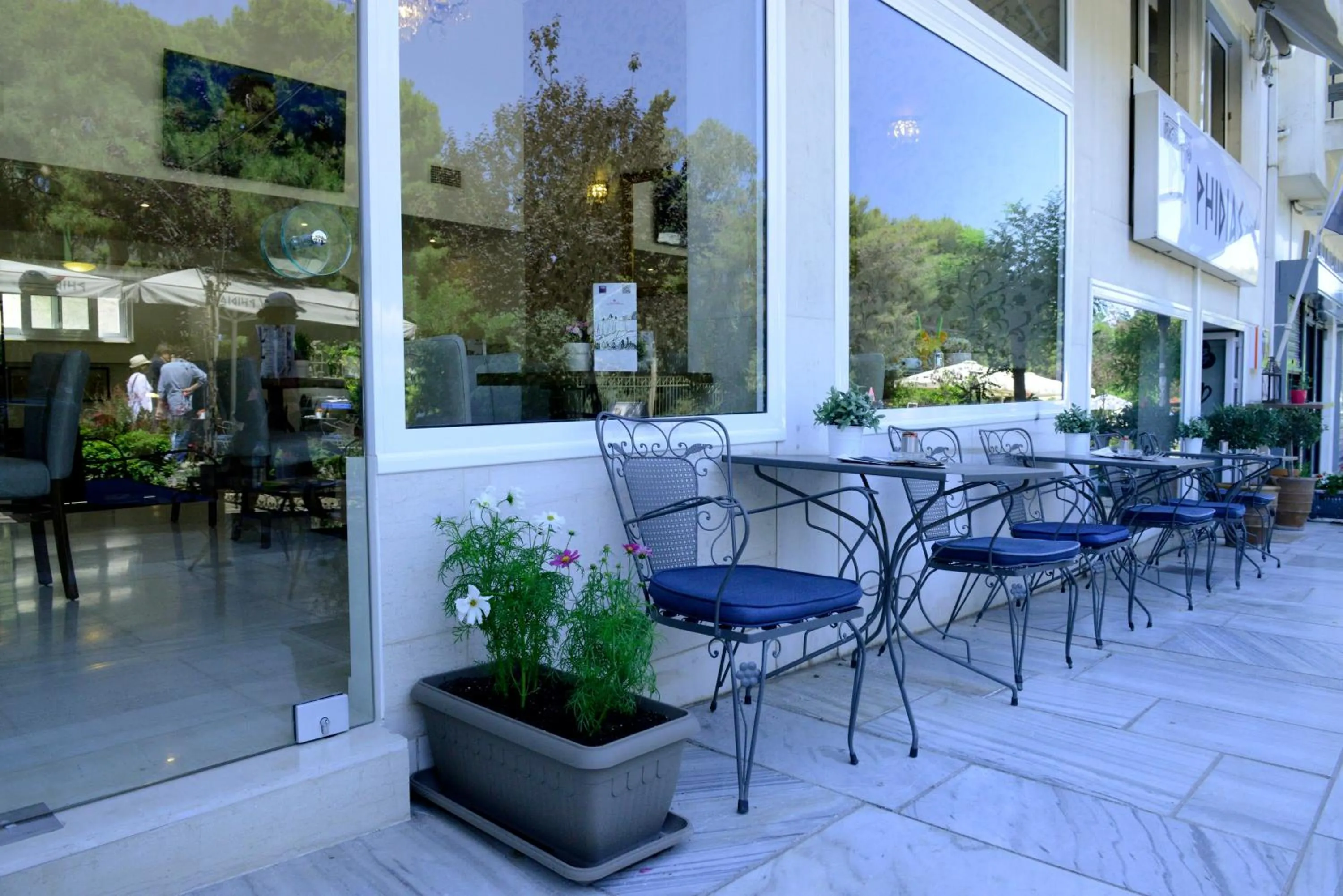 Facade/entrance in Phidias Hotel