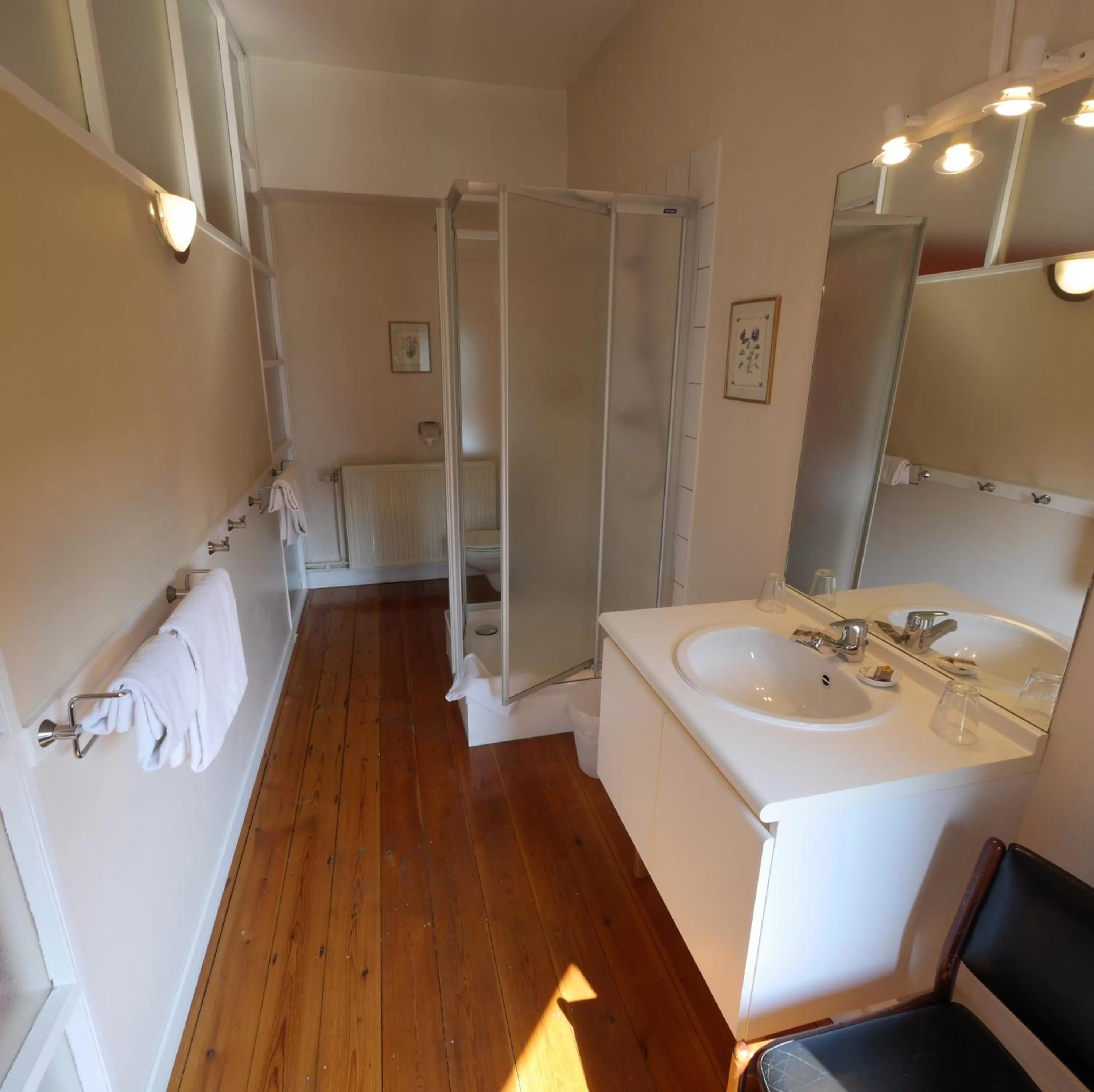 Bathroom in L'Étape Fagnarde - Bed, Breakfast & Sauna