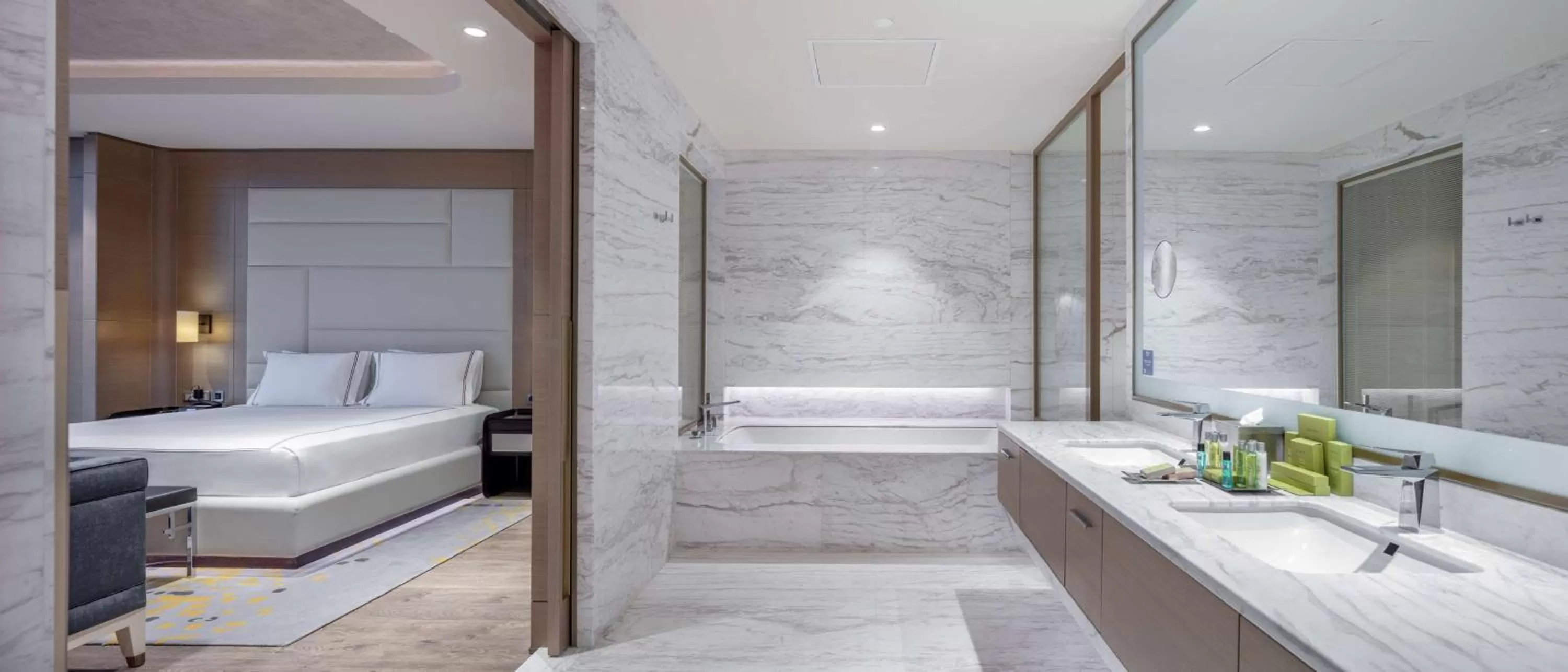 Bathroom, Bed in Hilton Istanbul Bakirkoy