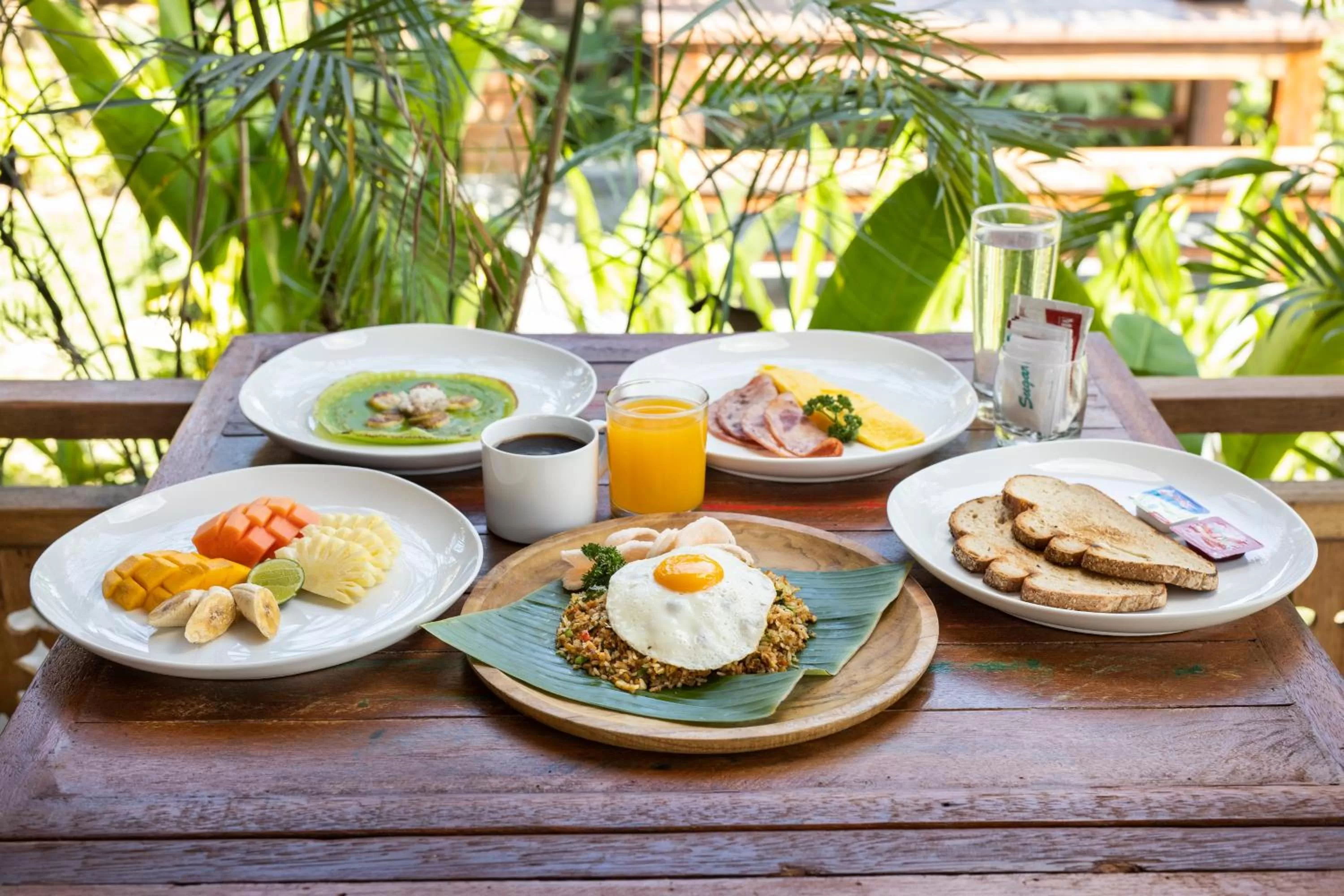 Breakfast in Green Space Villa