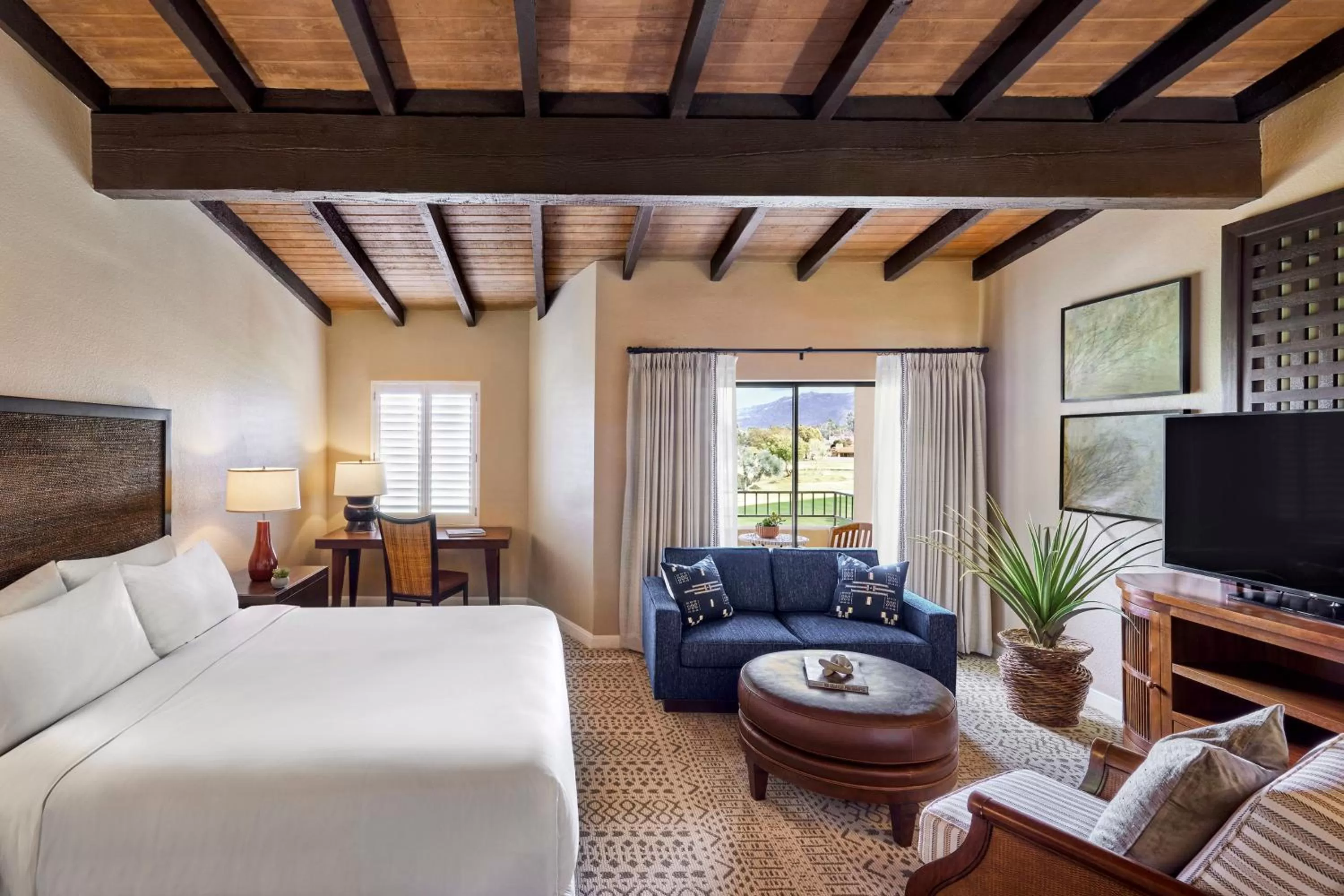 Bedroom, Bed in Omni Tucson National Resort & Spa