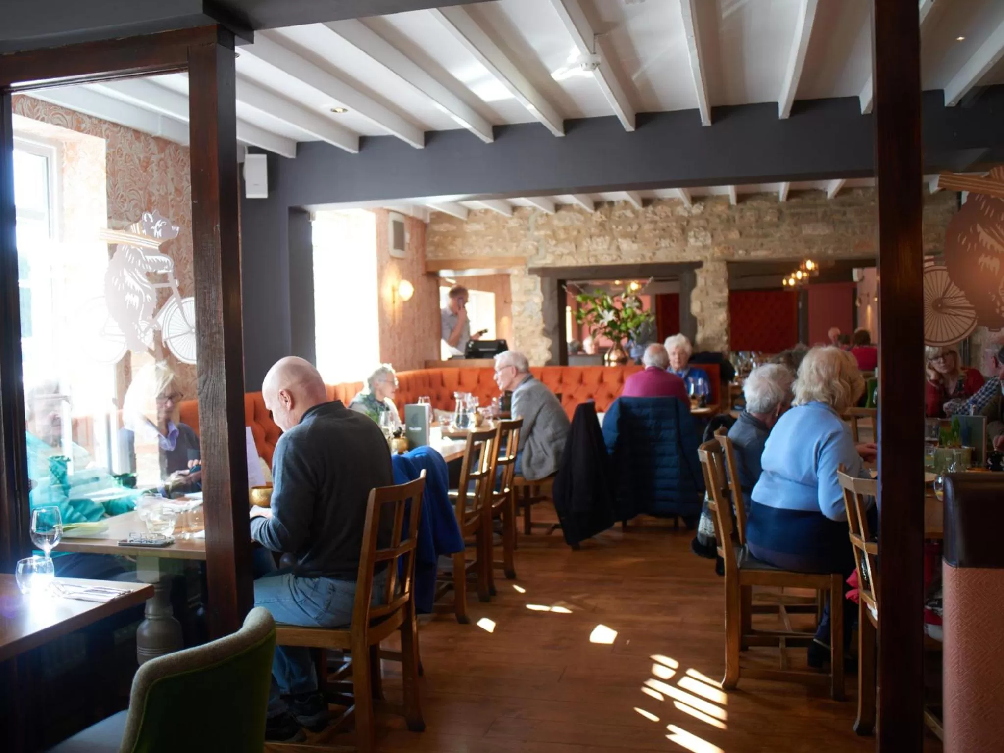 Restaurant/places to eat in Bear and Ragged Staff