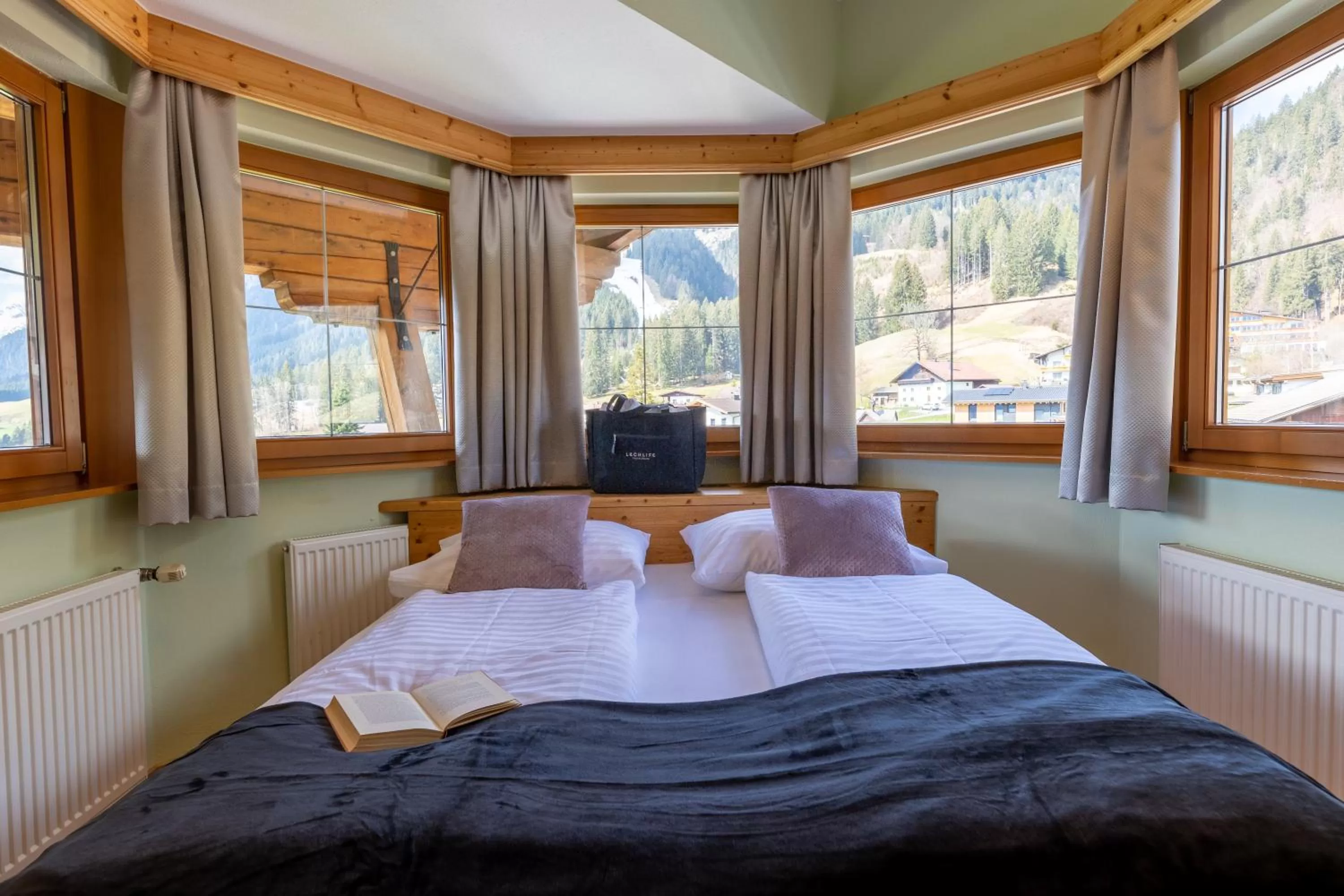 Bed in Wellness Aparthotel "Lechlife" incl Pool - 400m zum LIFT