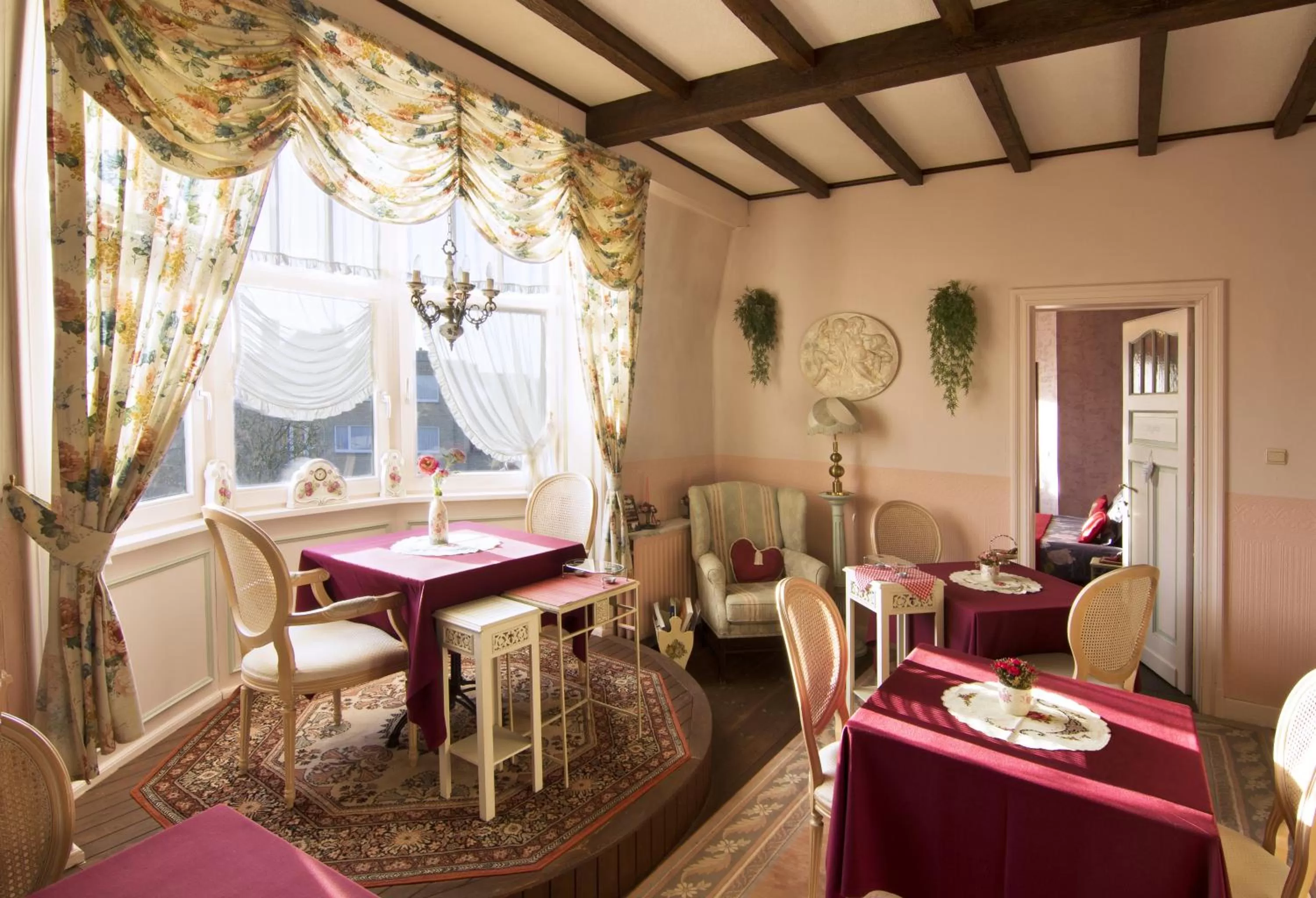 Restaurant/places to eat in B&B De Vijf Zuilen