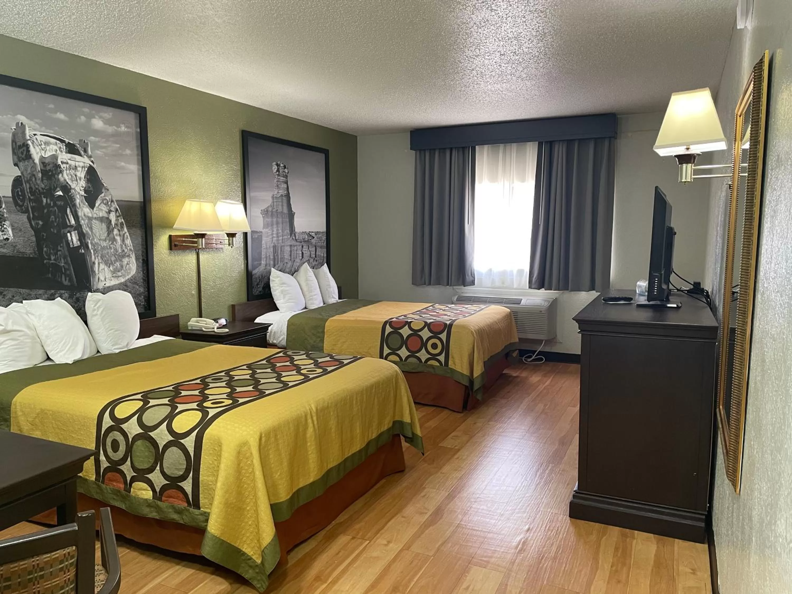 Bedroom, Bed in Super 8 by Wyndham Amarillo Central TX