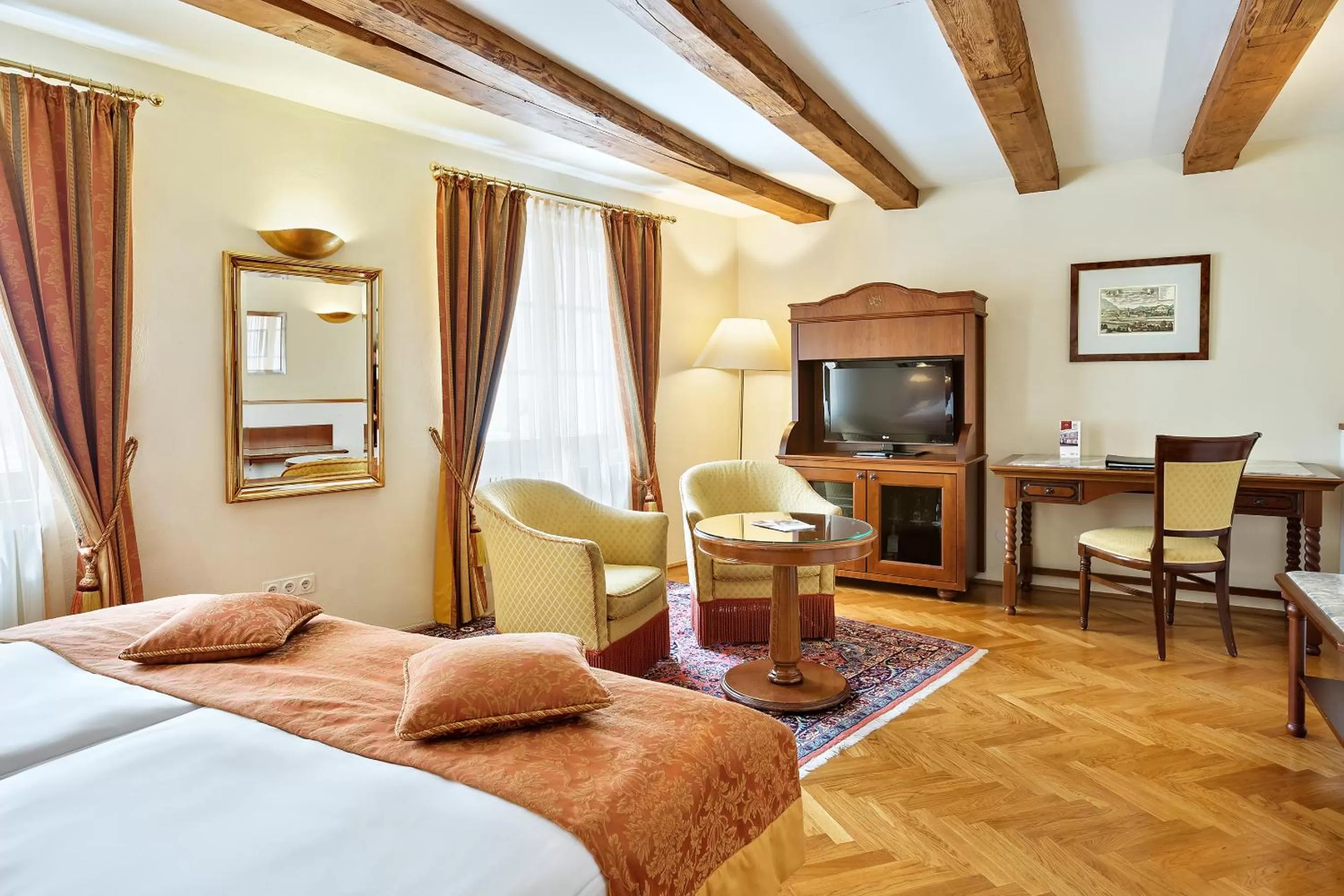 Seating area, Bed in Radisson Blu Hotel Altstadt