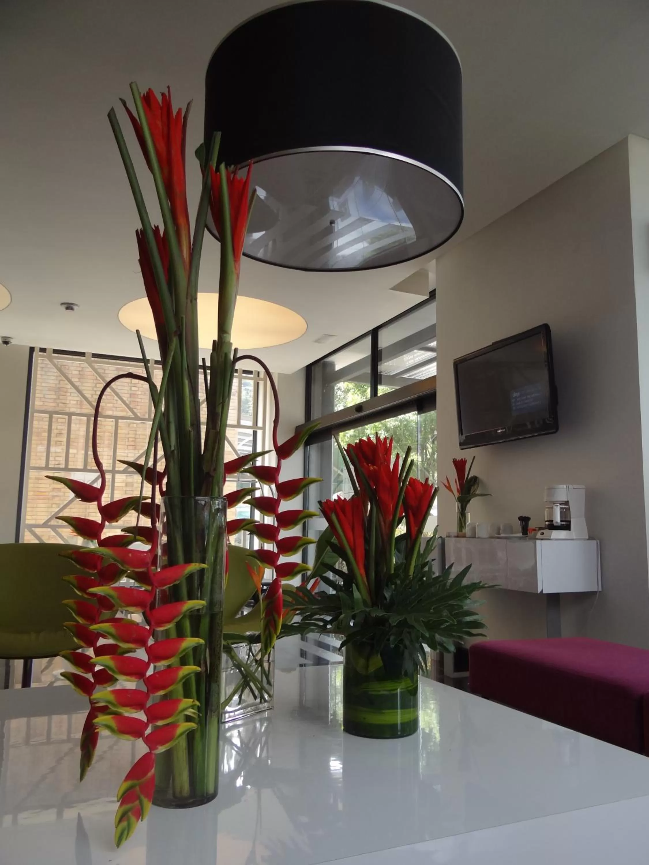 Lobby or reception in Hotel bh Parque 93