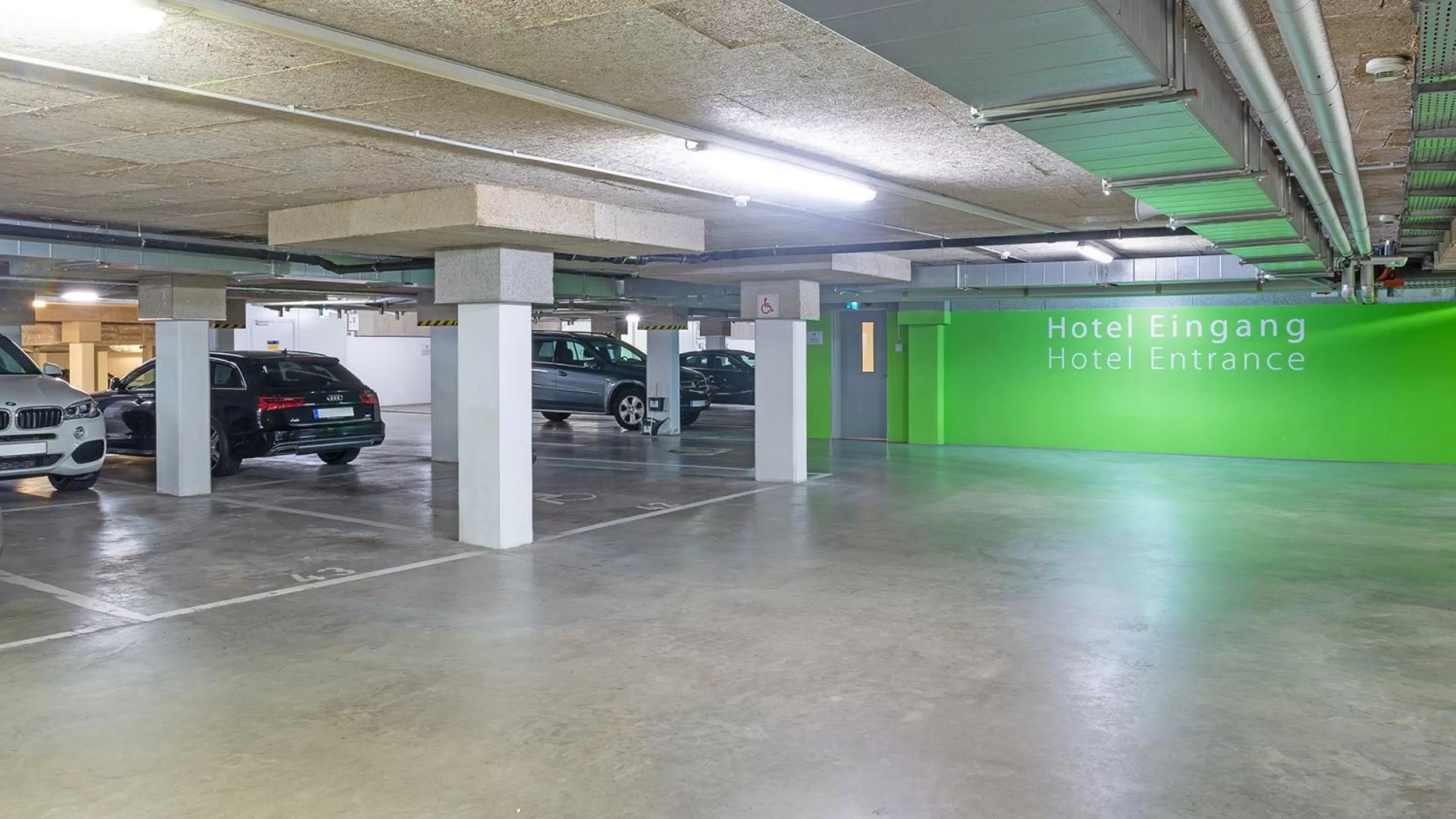 Lobby or reception in Holiday Inn Berlin Airport - Conference Centre by IHG