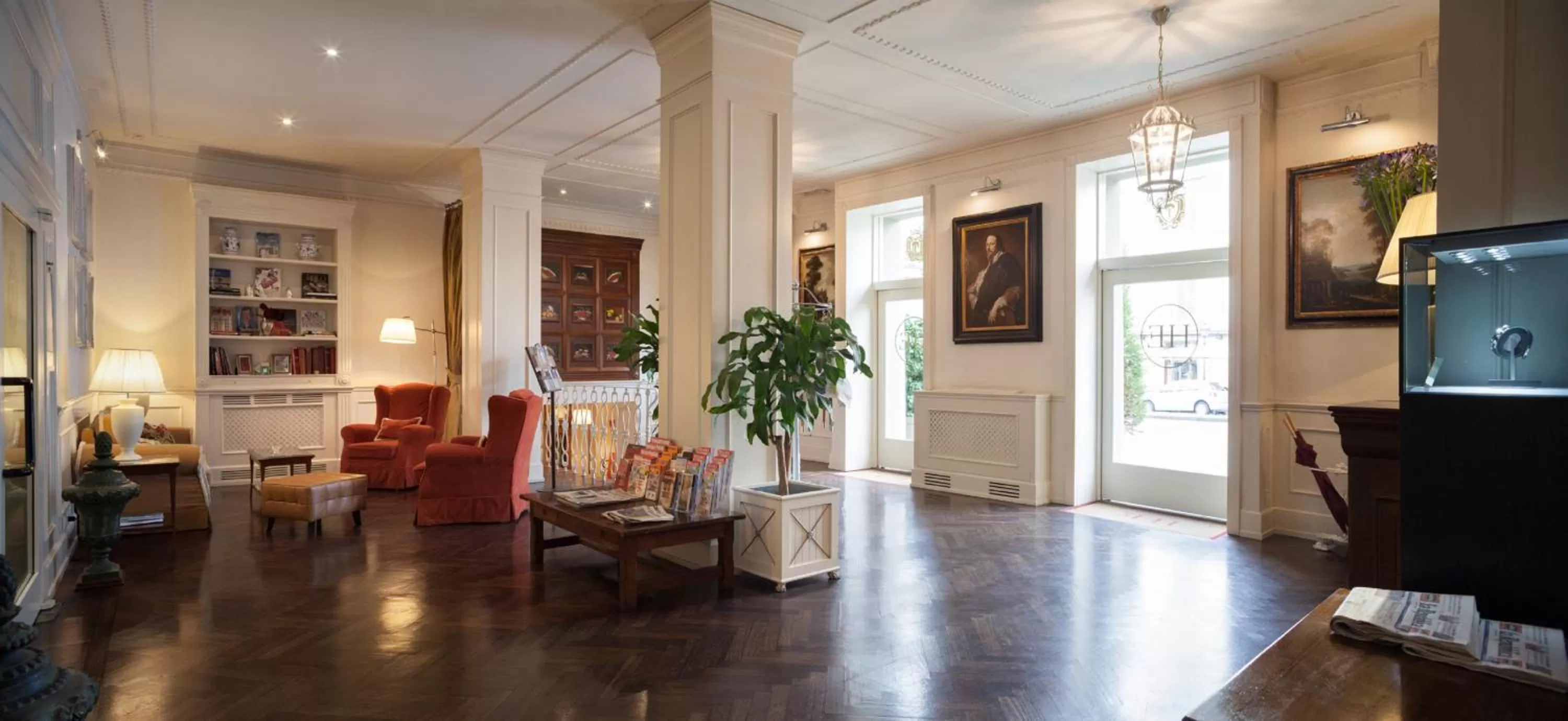 Buffet breakfast in Hotel Executive