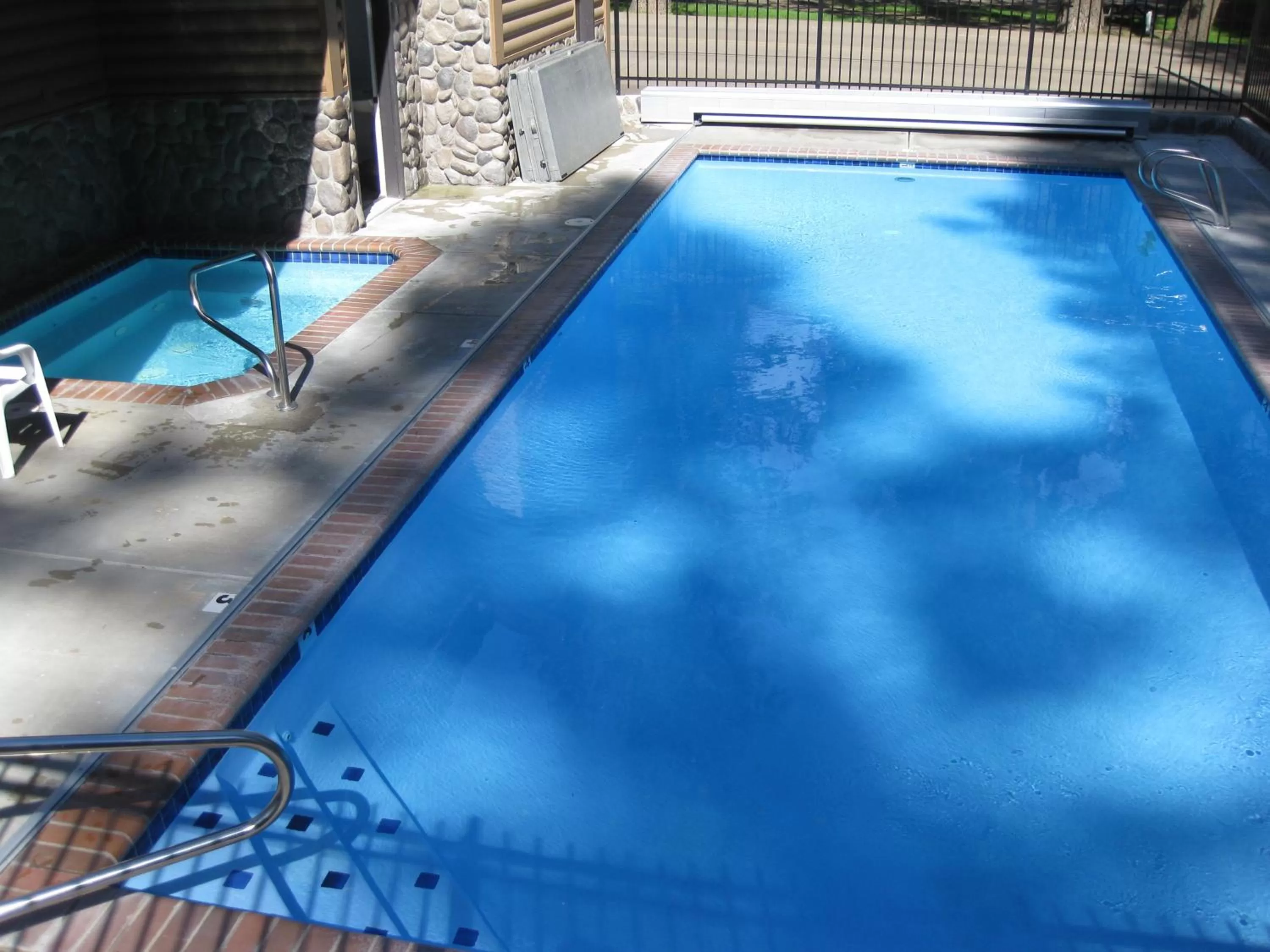 Hot Tub in Eagle Cap Chalets