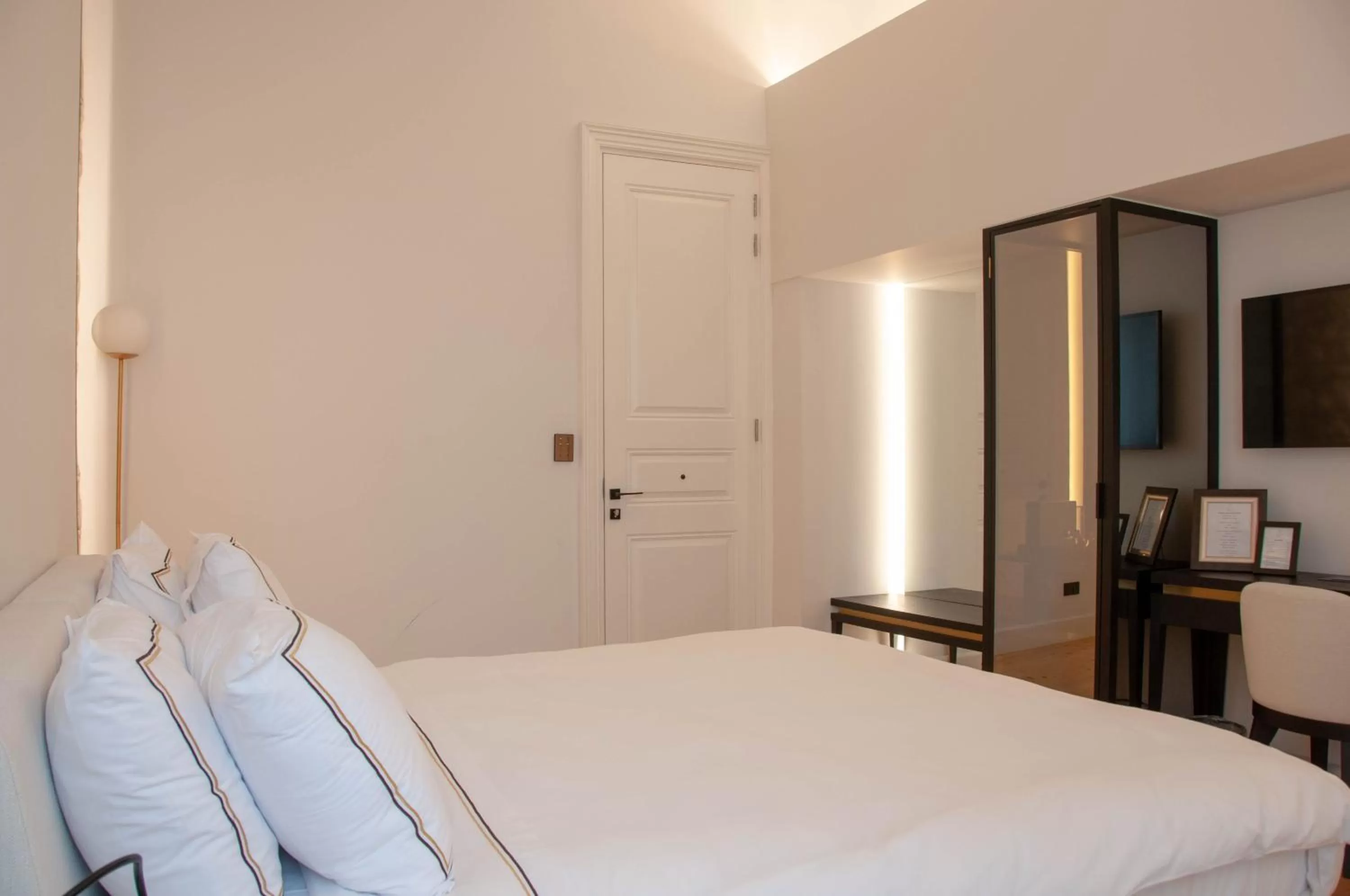 Bed in S Paul City Hotel