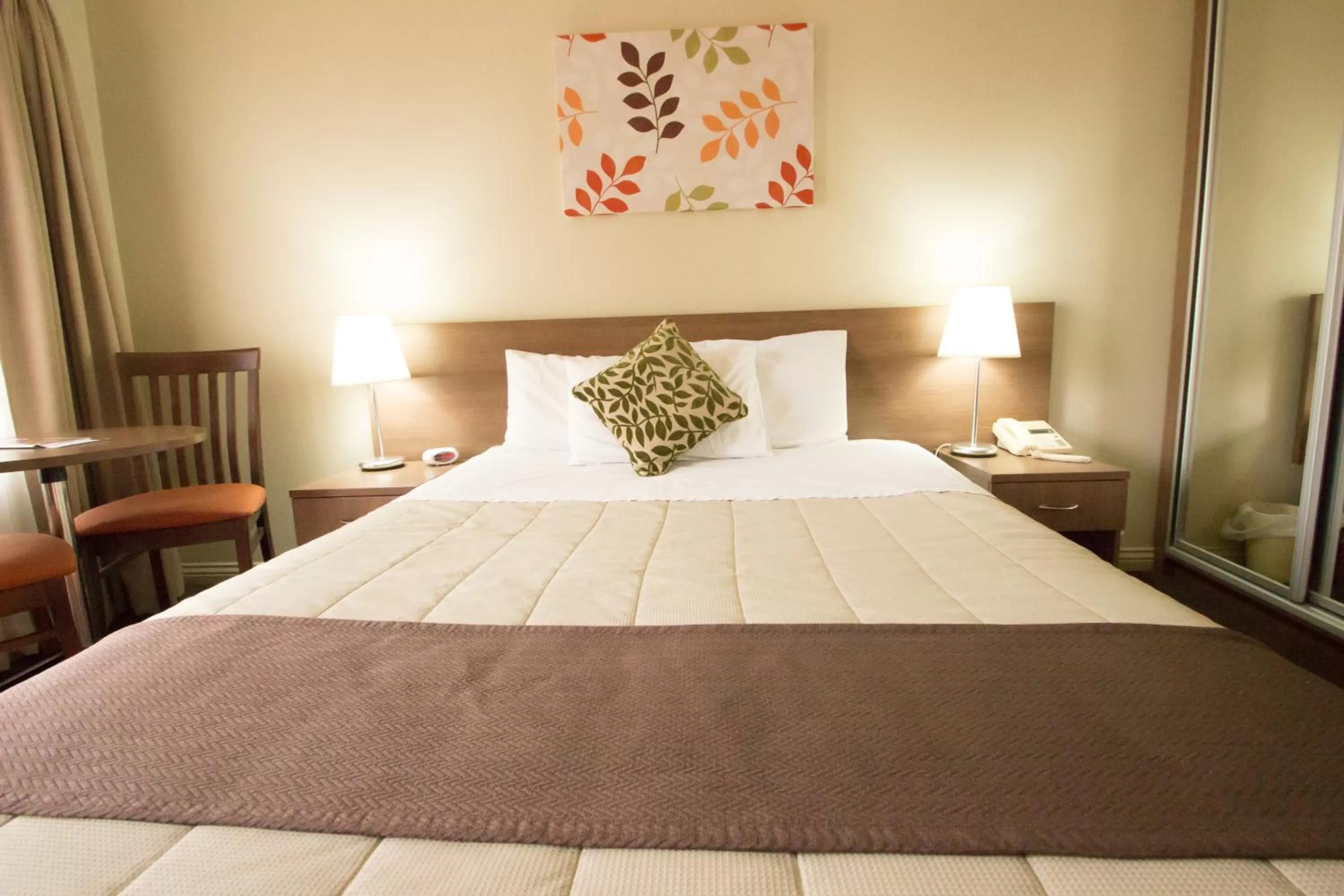 Bedroom, Bed in Old Willyama Motor Inn