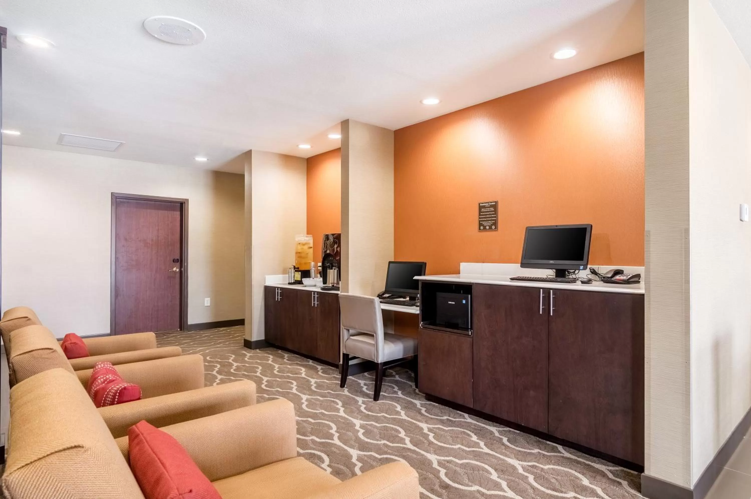 Business facilities in Comfort Suites Meridian and I-40