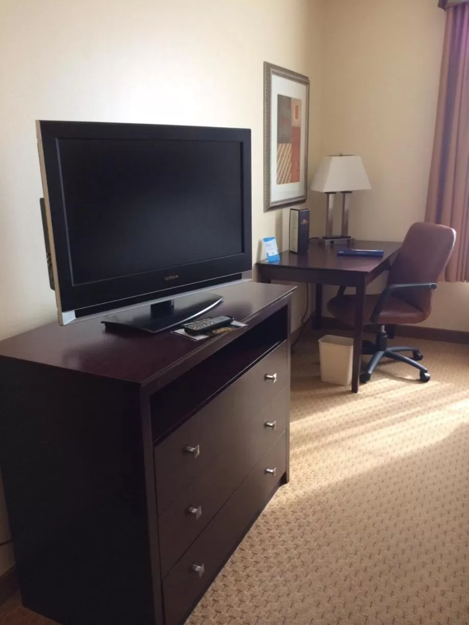 TV and multimedia in Baymont by Wyndham Henderson