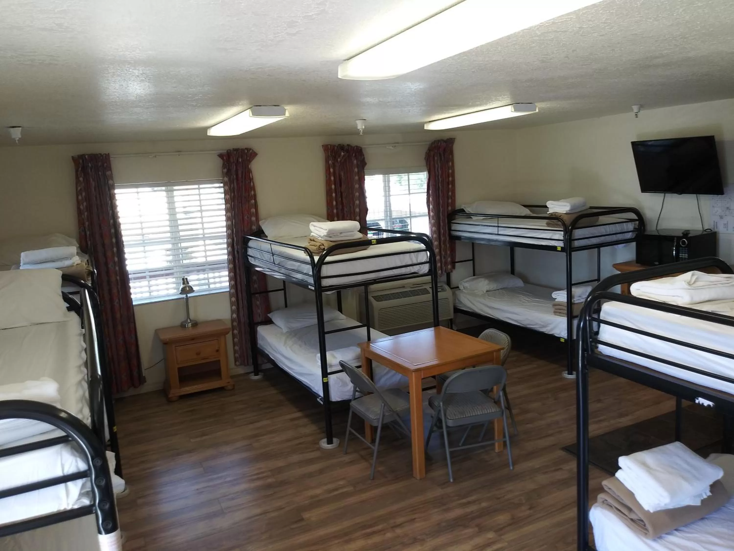 bunk bed, Bed in Whitney Portal Hotel And Hostel