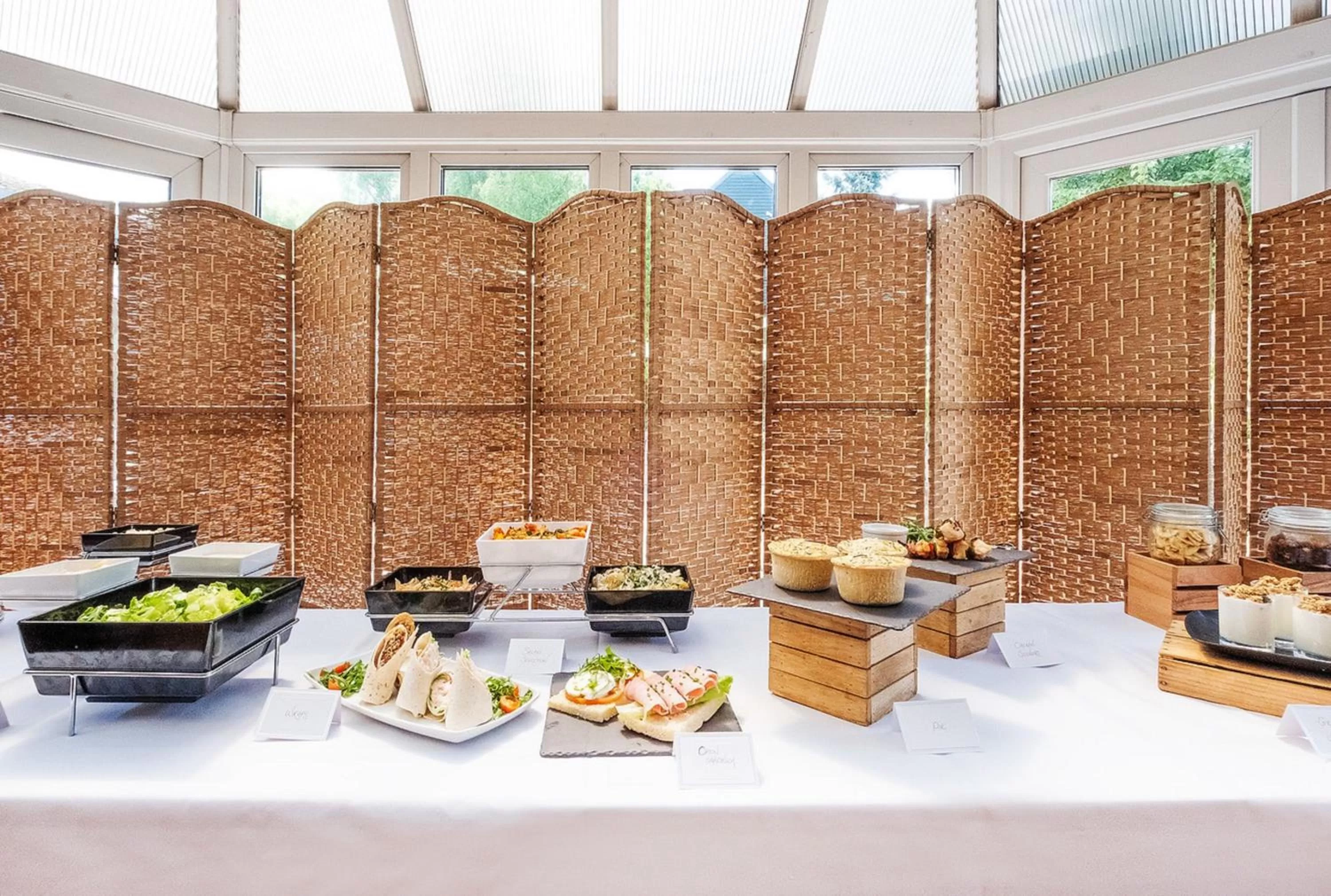 Restaurant/places to eat in Holiday Inn Maidstone-Sevenoaks by IHG