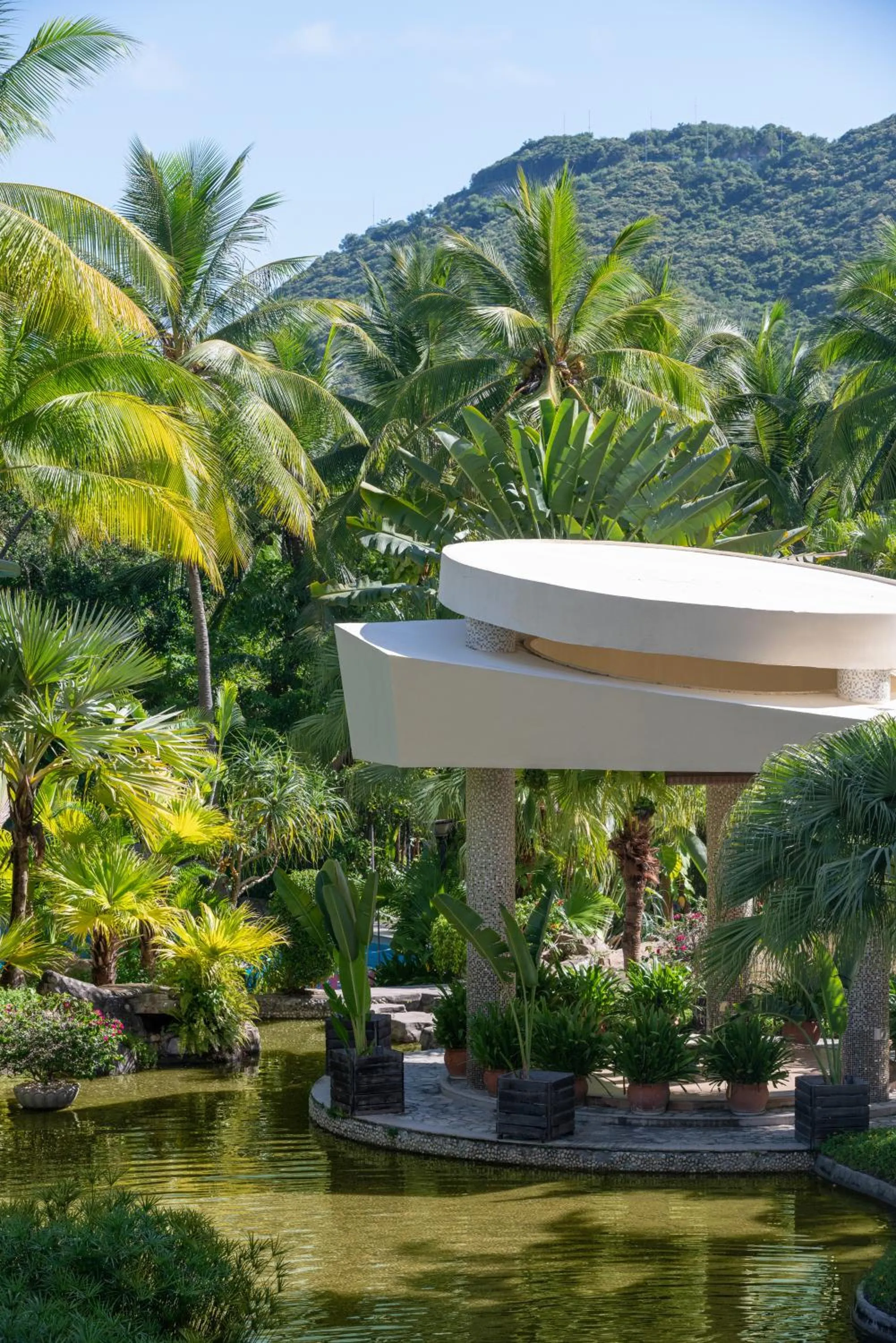 Spring in Sunshine Resort Intime Sanya