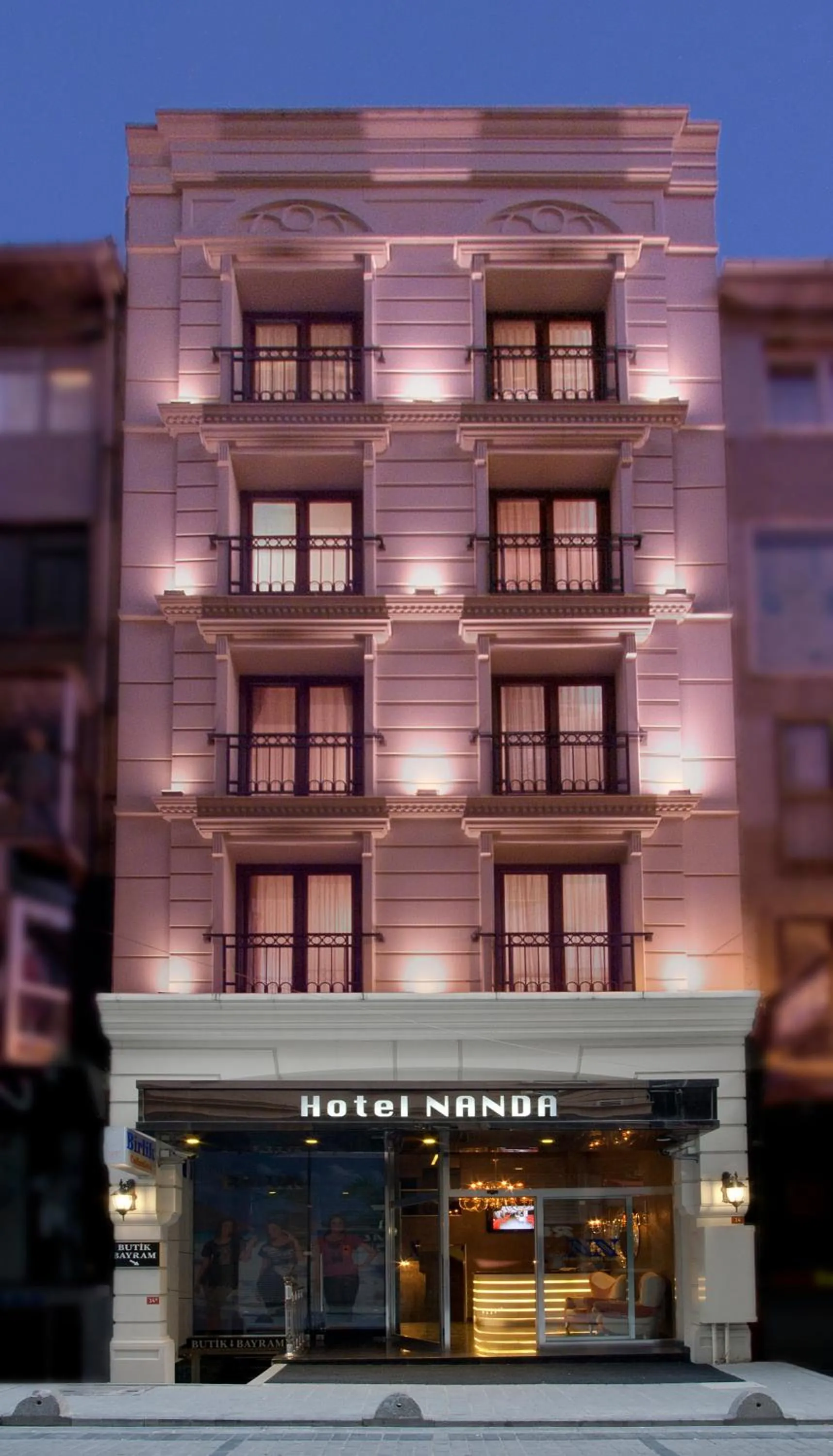 Facade/entrance in Nanda Hotel