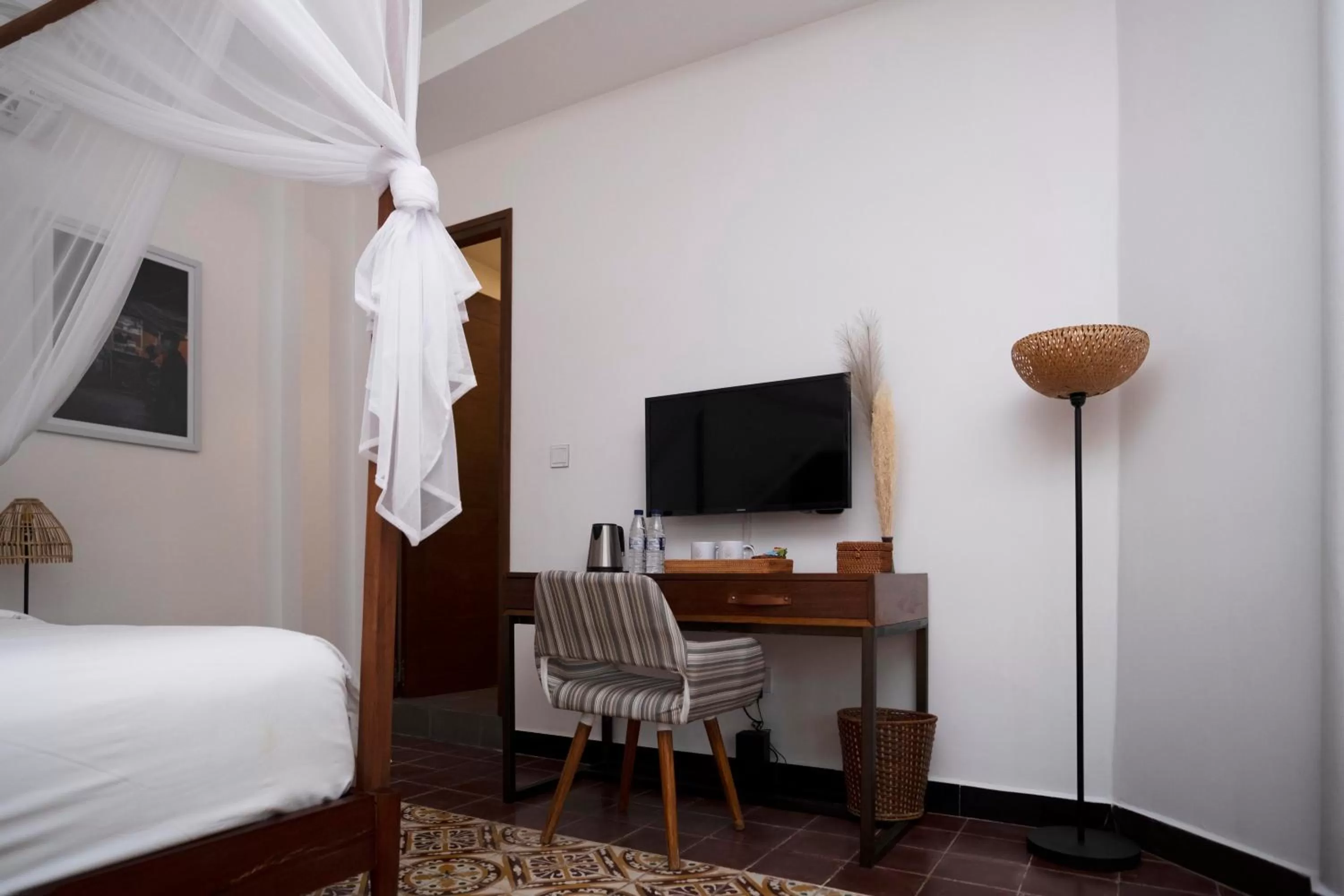 Bedroom, Bed in Jungle Addition