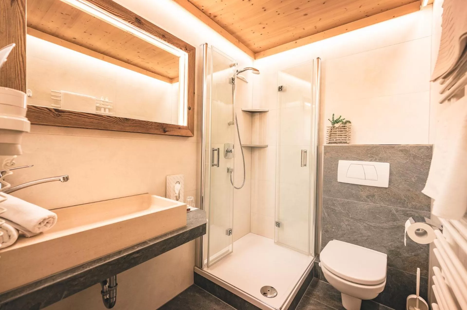 Bathroom in Hotel Schartner