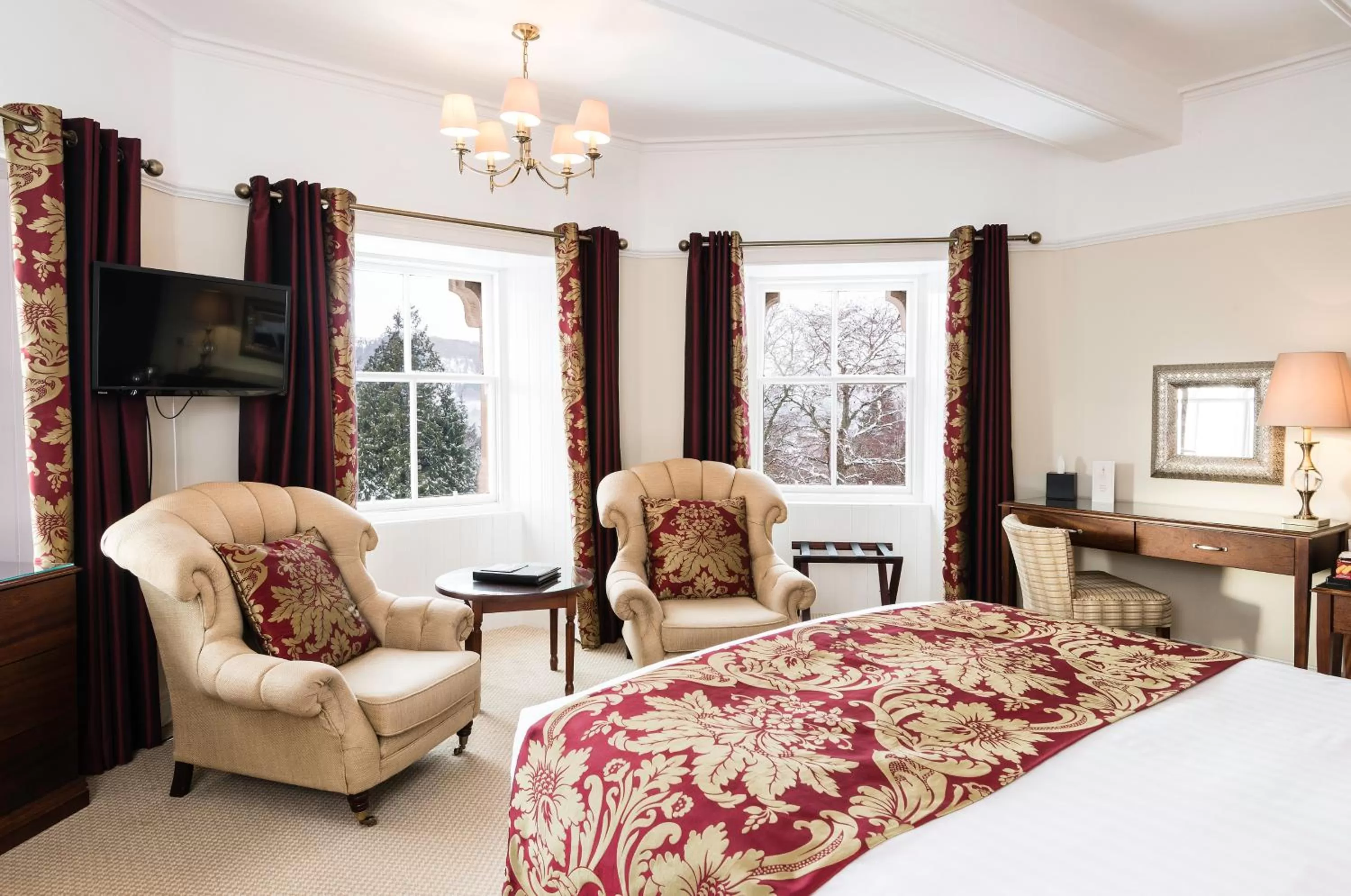 Bed in The Atholl Palace