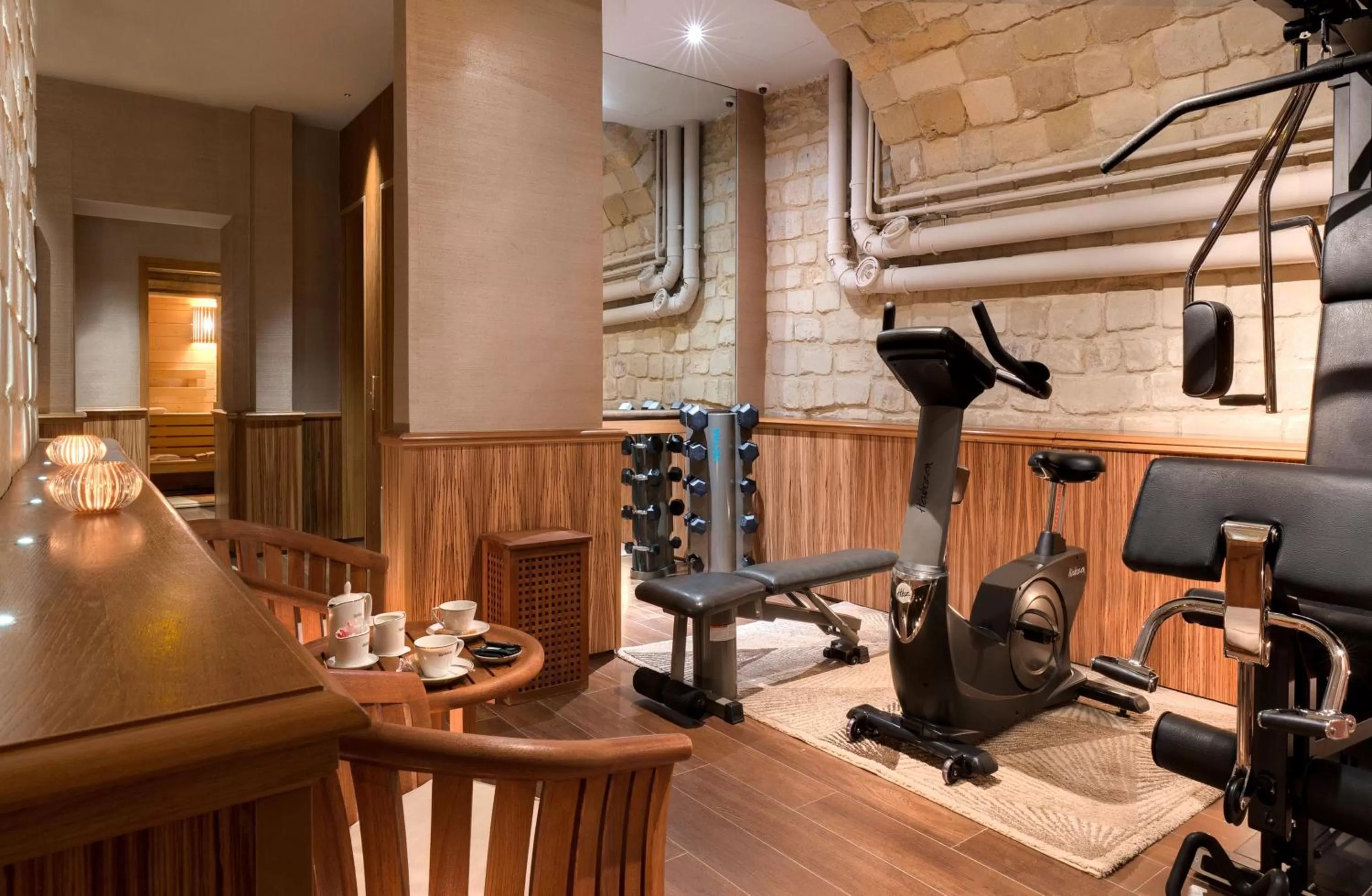 Fitness centre/facilities in Rochester Champs Elysees