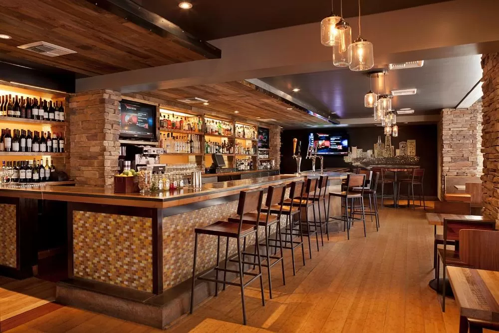 Restaurant/places to eat in The Lodge at Tiburon