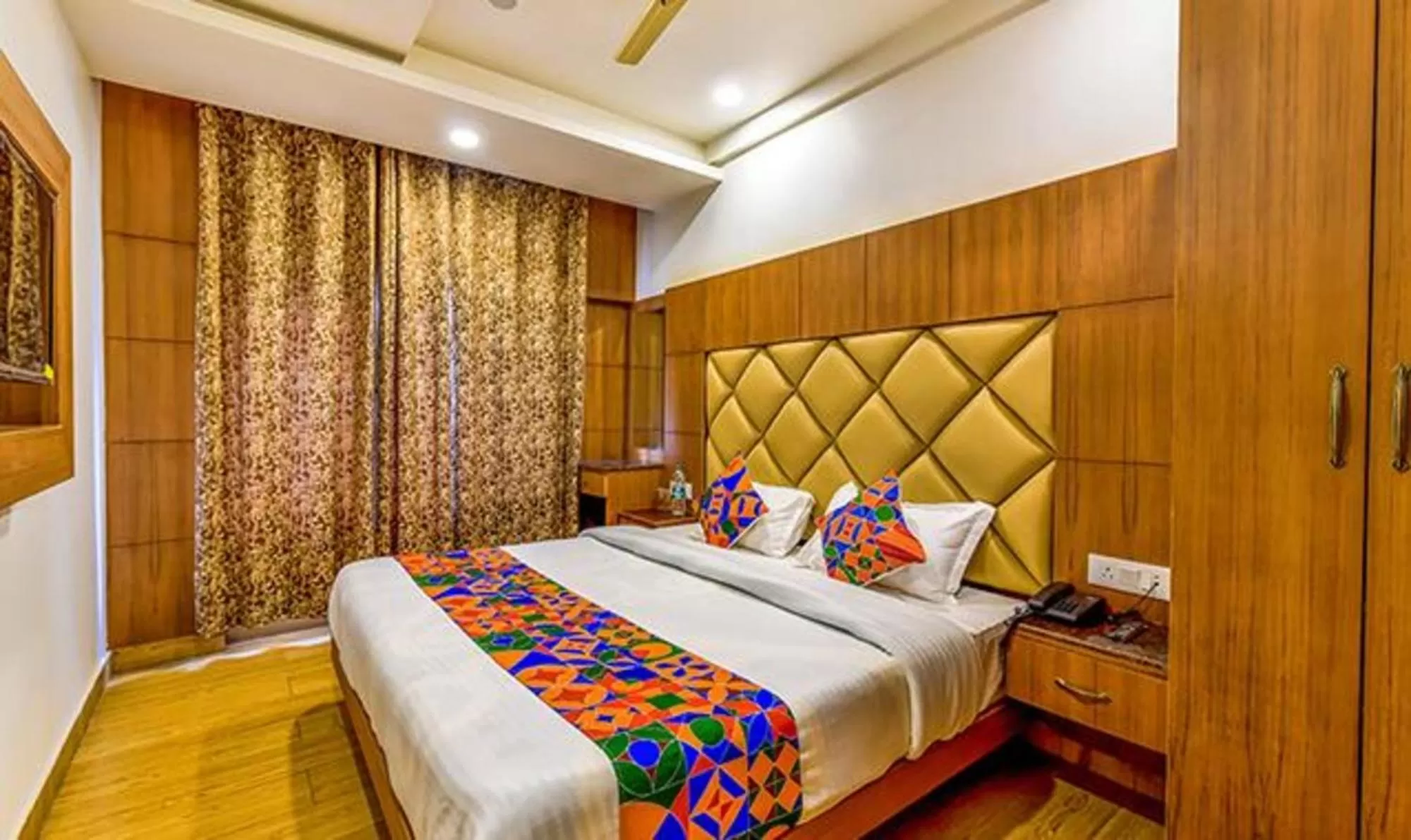 Bed in FabHotel Clock View 500M From The Mall Road