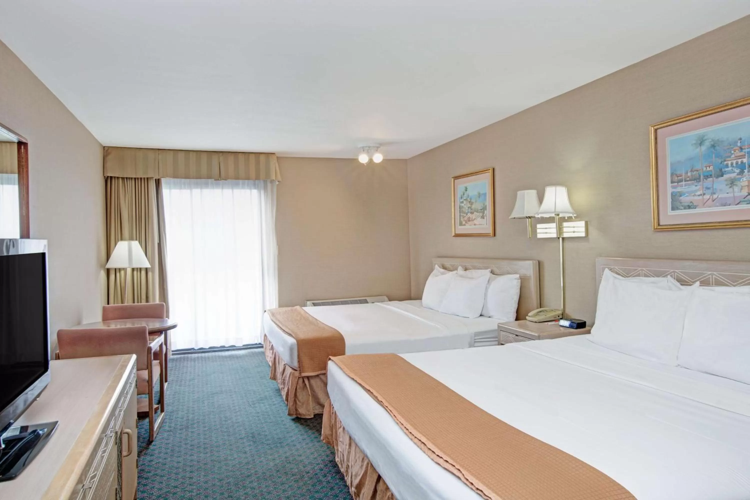 Deluxe Queen Suite with Two Queen Beds- Non-Smoking in Howard Johnson by Wyndham Torrance