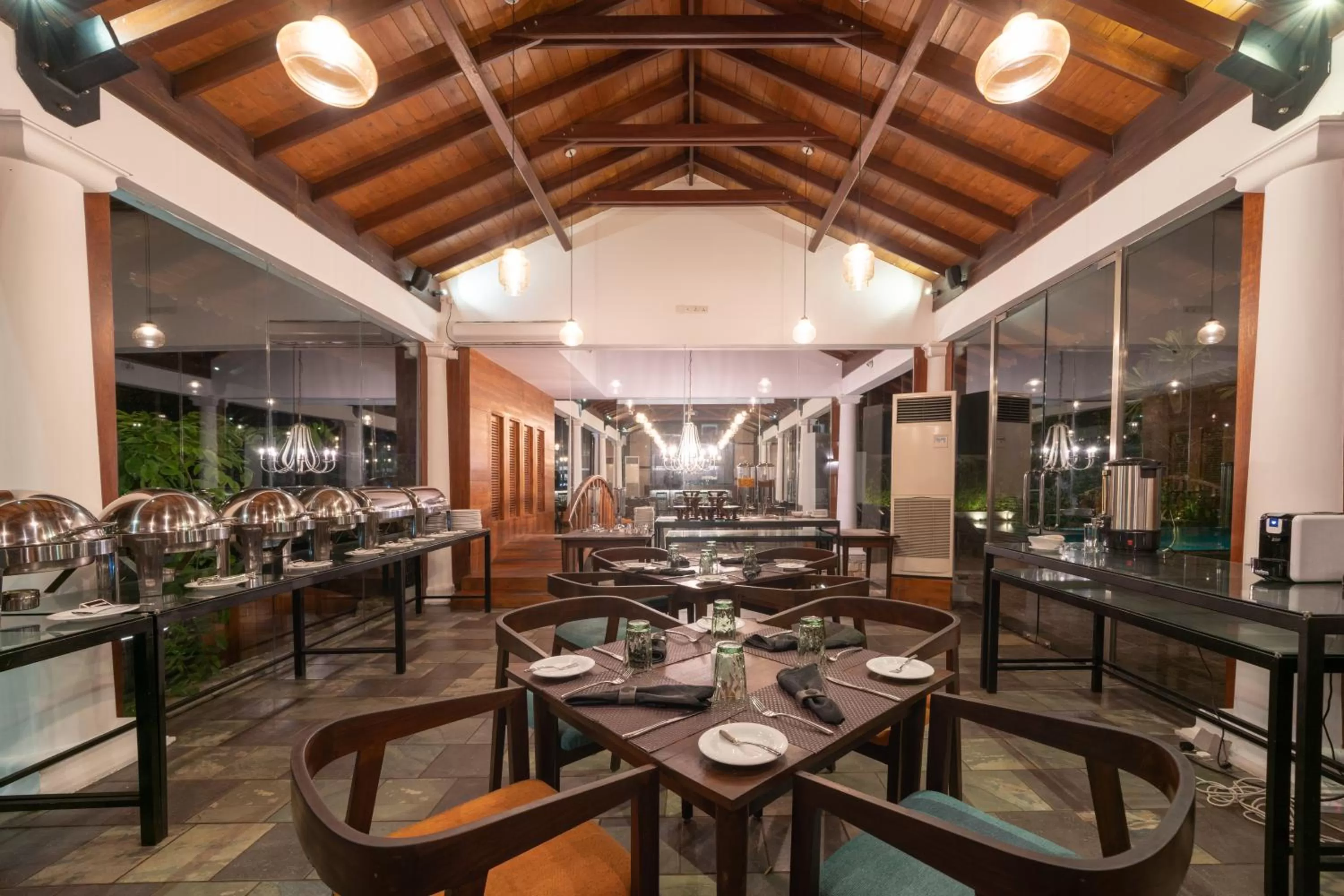 Restaurant/places to eat in Triple O Six