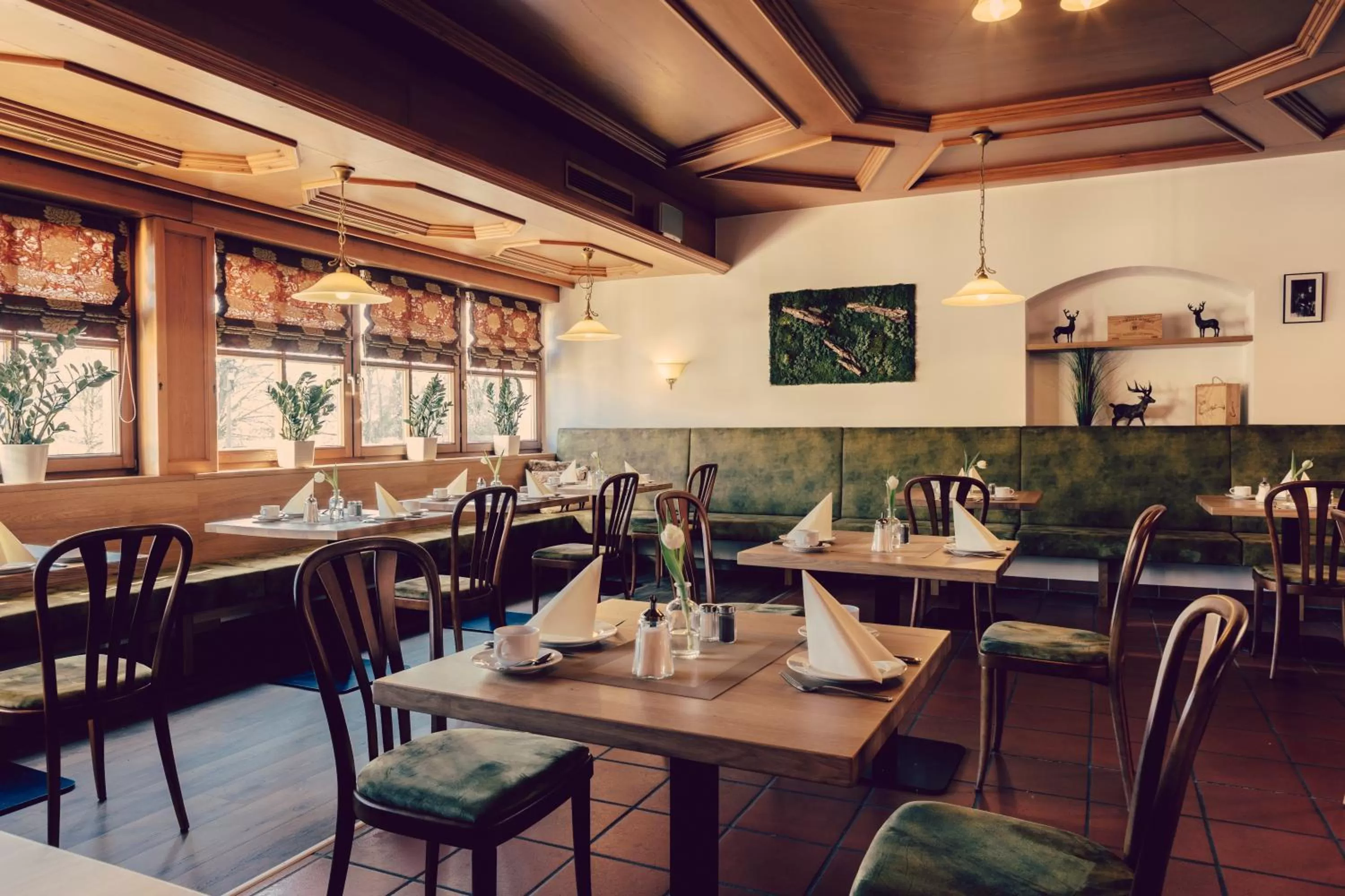 Restaurant/places to eat in Landhotel Hallnberg