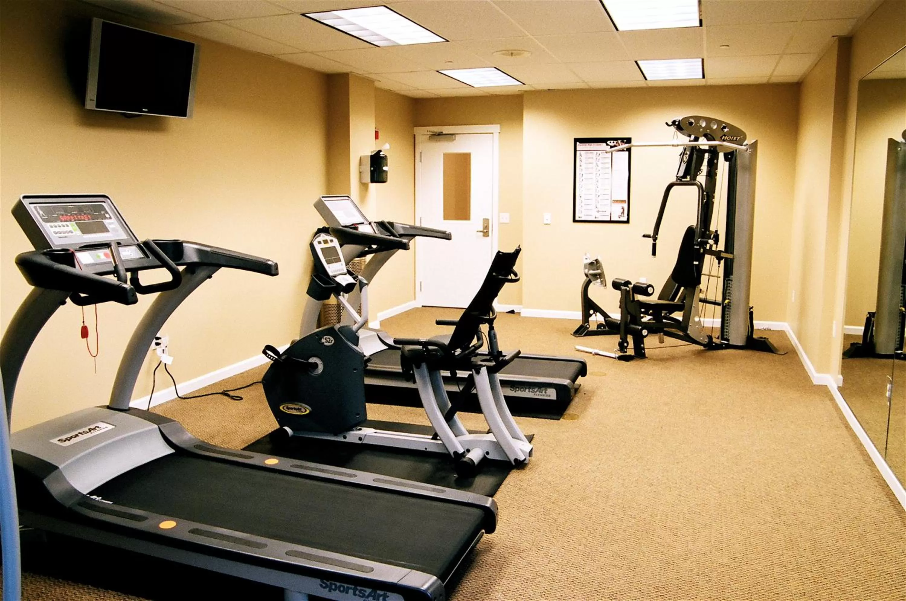 Fitness centre/facilities in Rivertide Suites