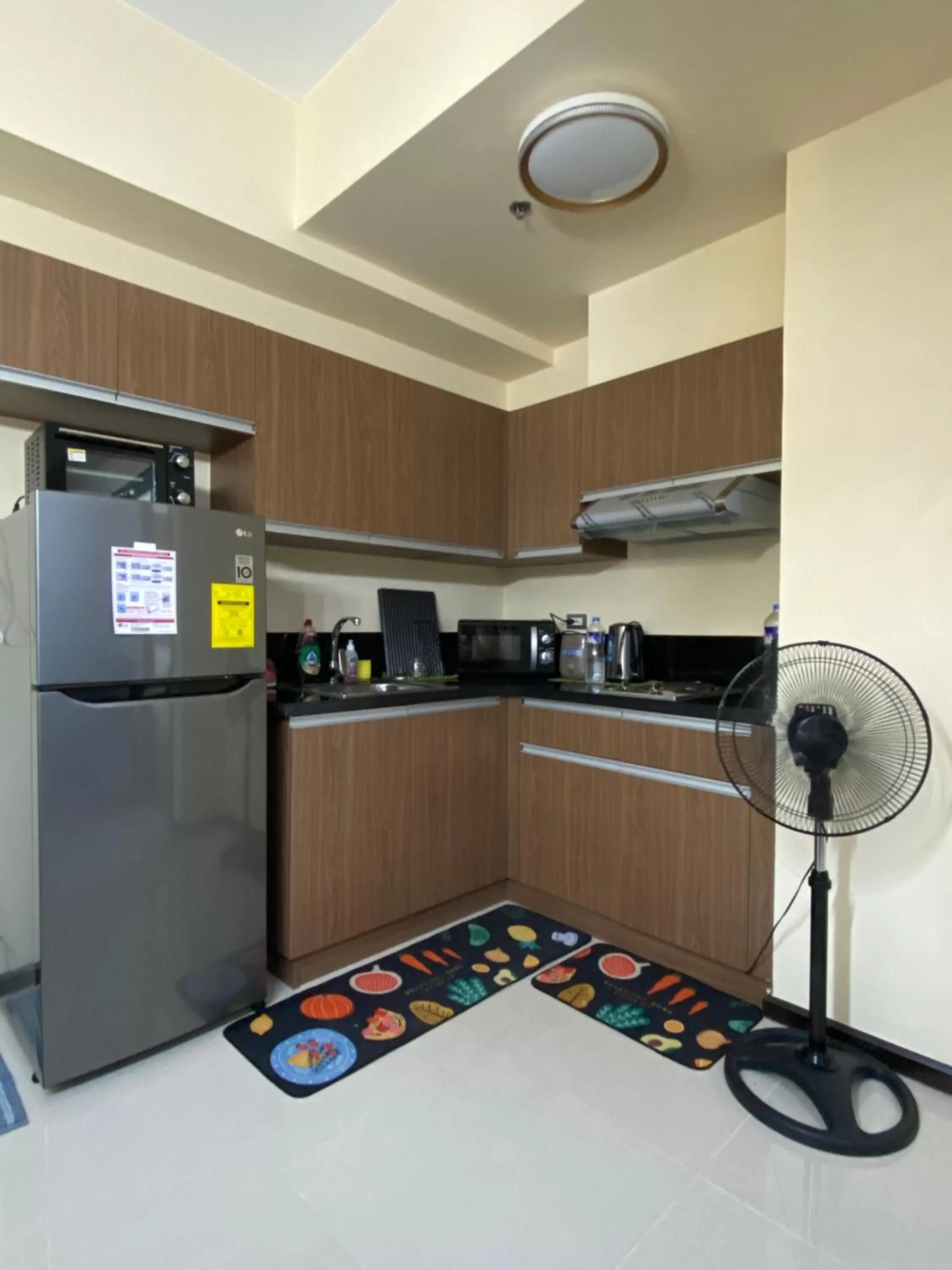 Kitchen or kitchenette, Kitchen/Kitchenette in Le 10 The Radiance Manila Bay