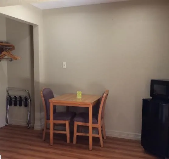 Stratford House Inn and Suites Temple