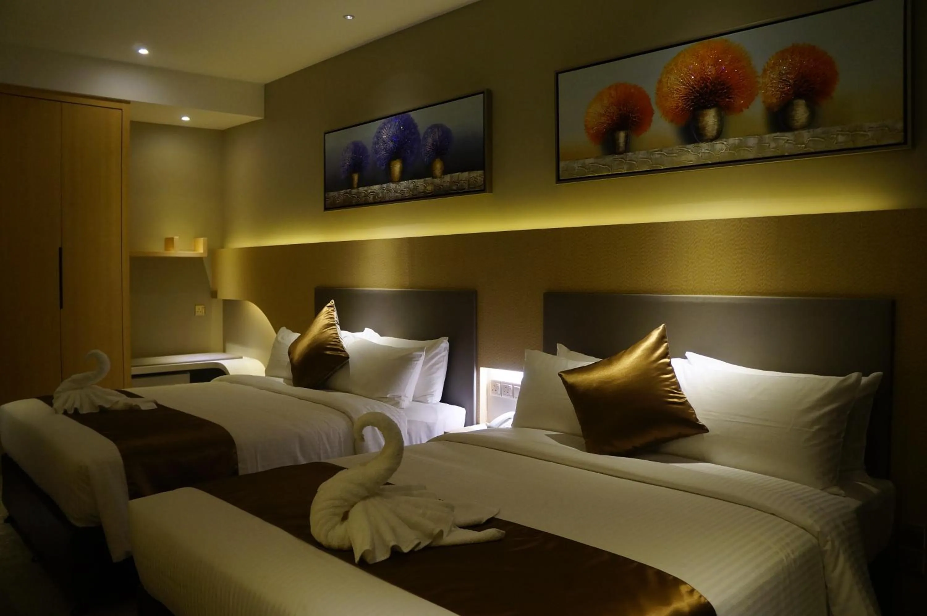 Bedroom, Bed in Greens Hotel & Suites