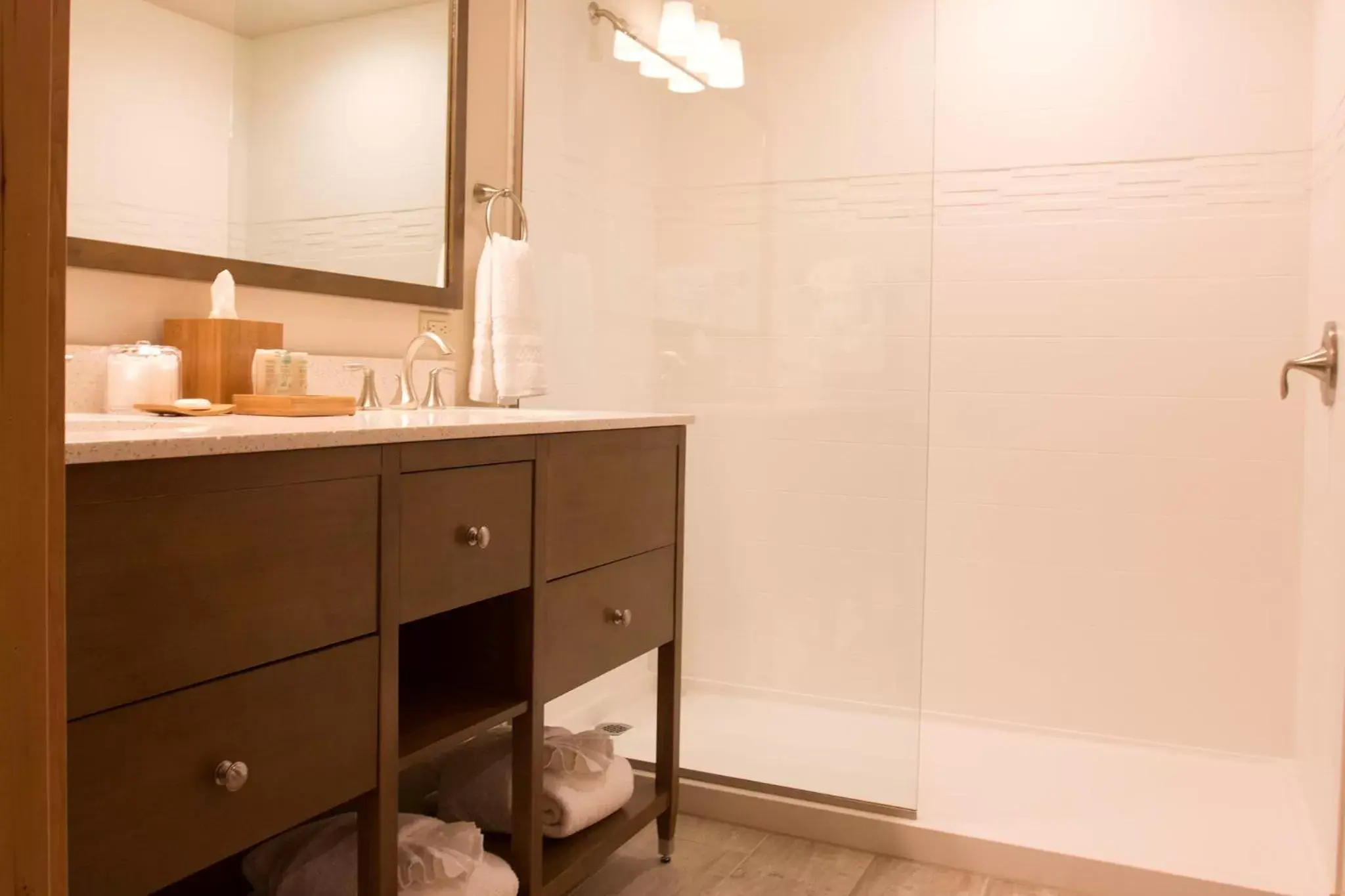 Premier Studio King Room, 1st Floor, Pets Allowed in Inn at Cannon Beach Premier Studio King Room, 1st Floor, Pets Allowed in Inn at Cannon Beach