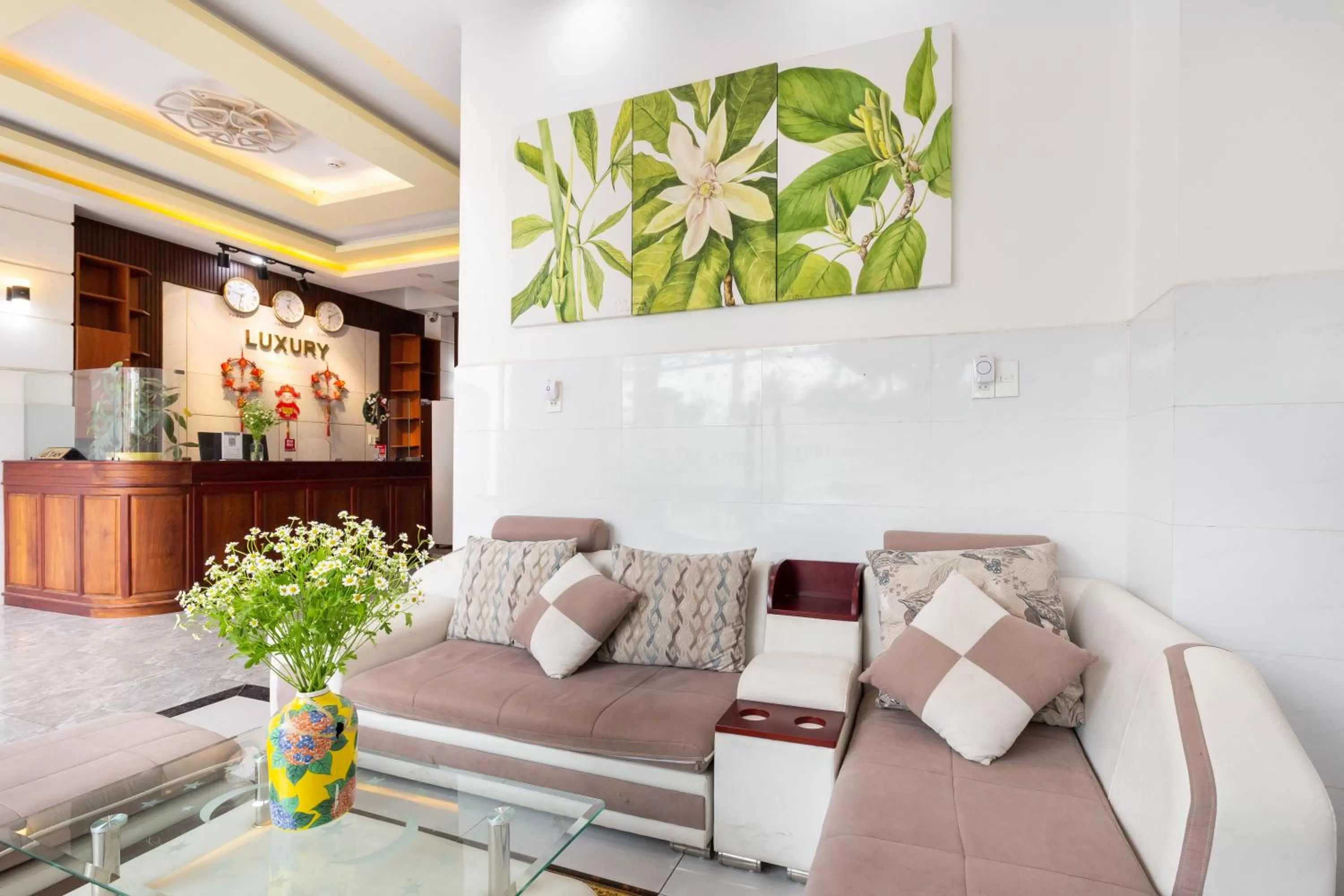 Communal lounge/ TV room, Seating Area in Luxury Vườn Lài Hotel