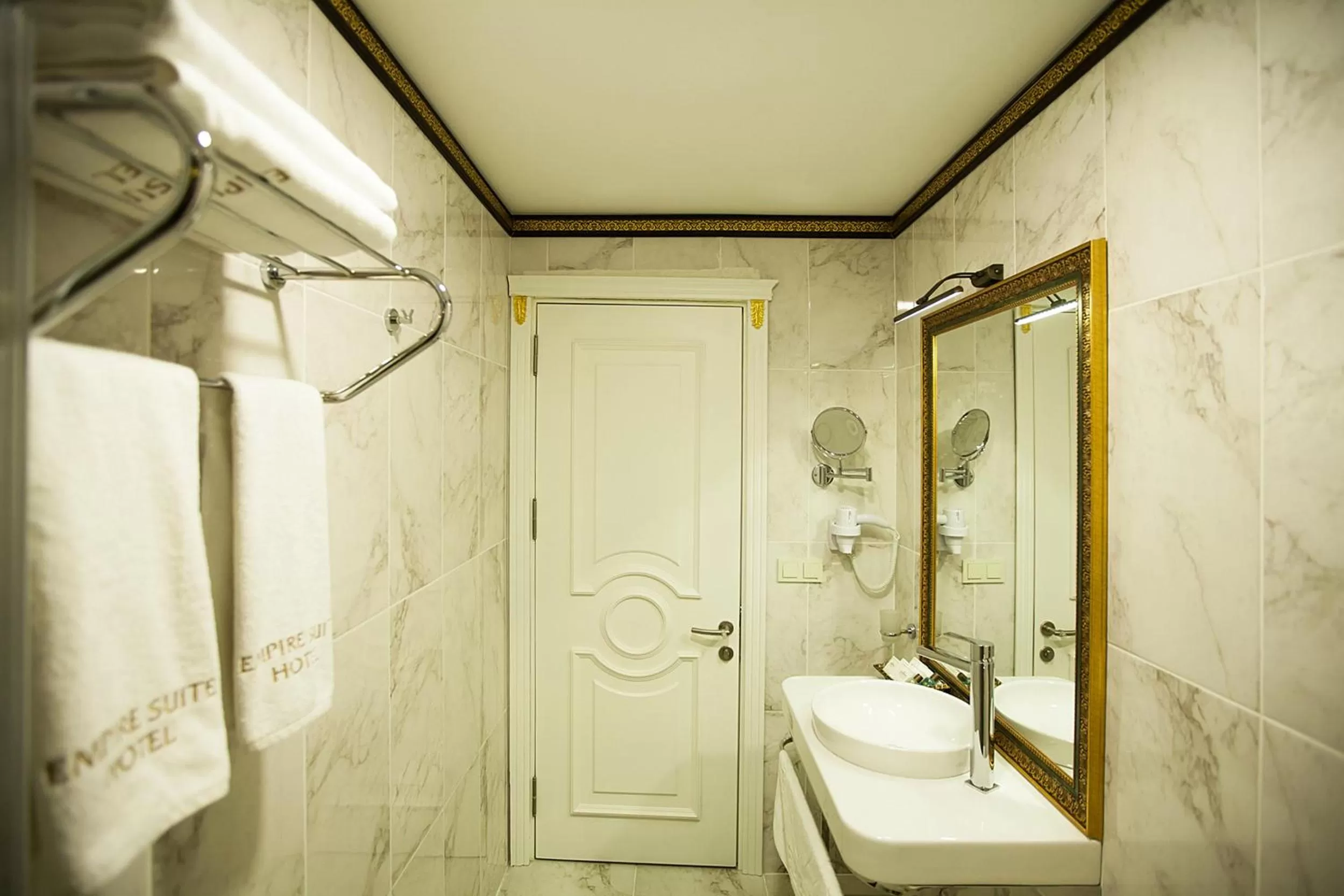 Shower in Empire Suite Hotel